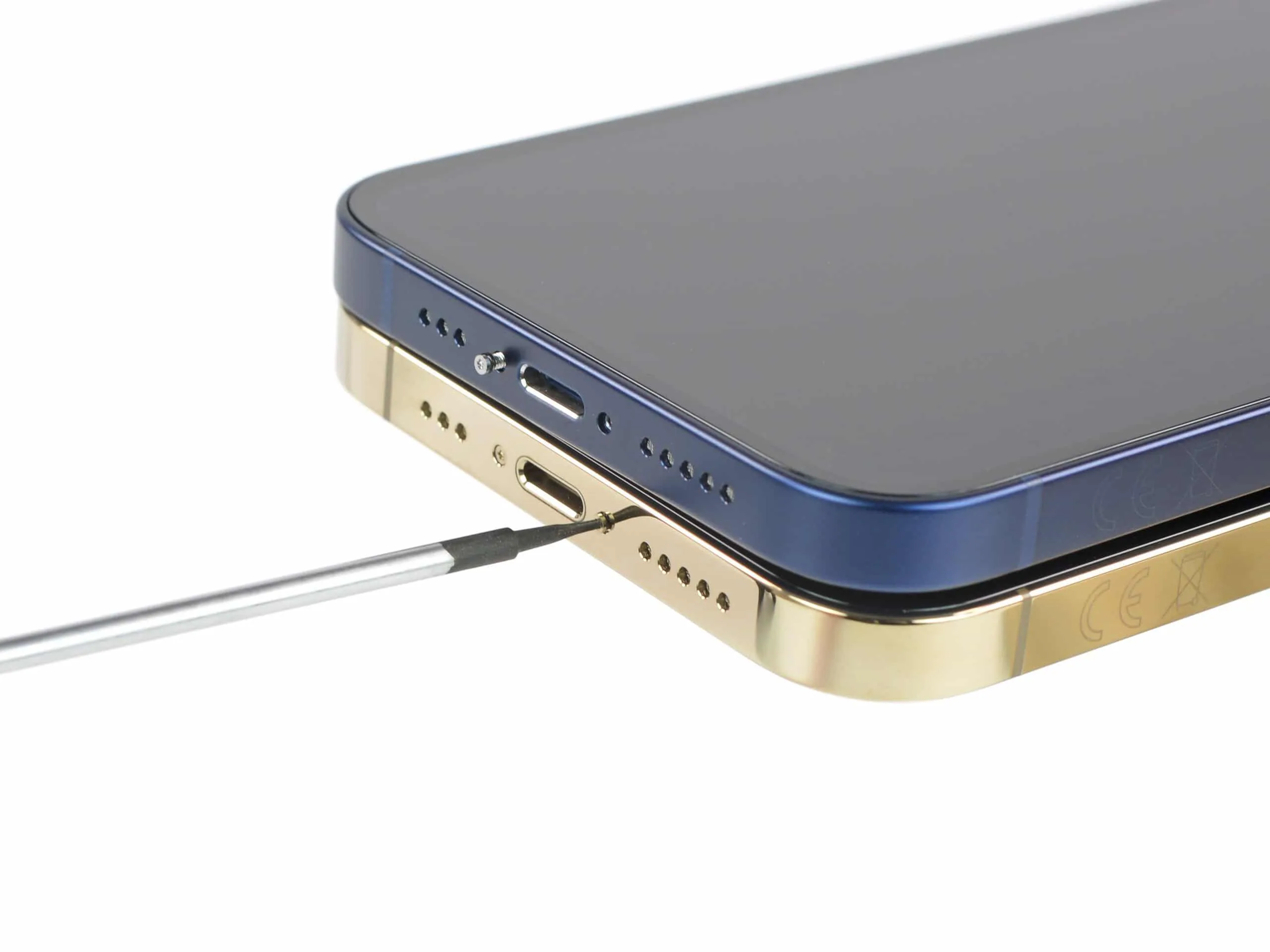 Tháo tung iPhone 12, iPhone 12 Pro và sạc MagSafe cùng iFixit