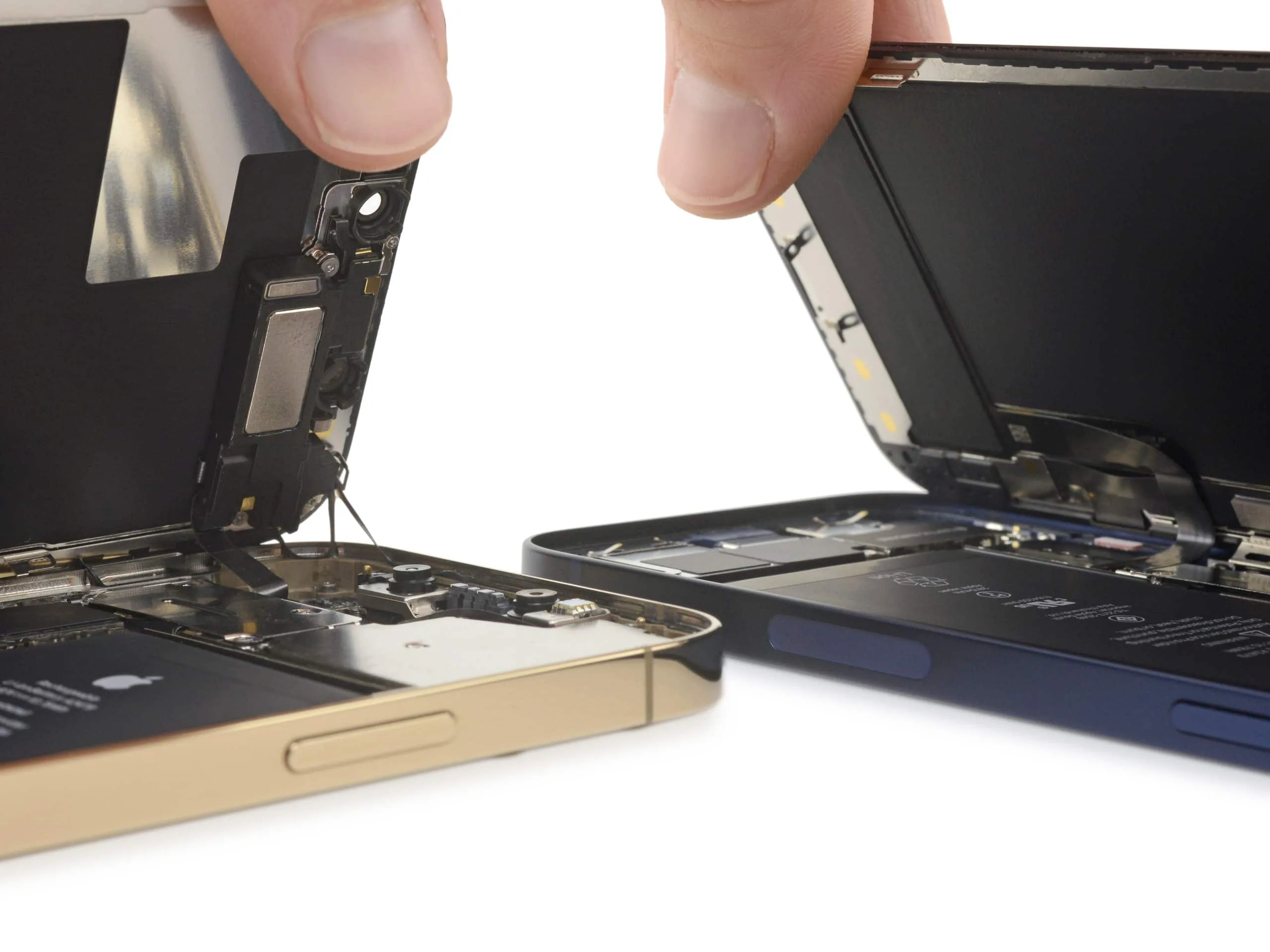Tháo tung iPhone 12, iPhone 12 Pro và sạc MagSafe cùng iFixit
