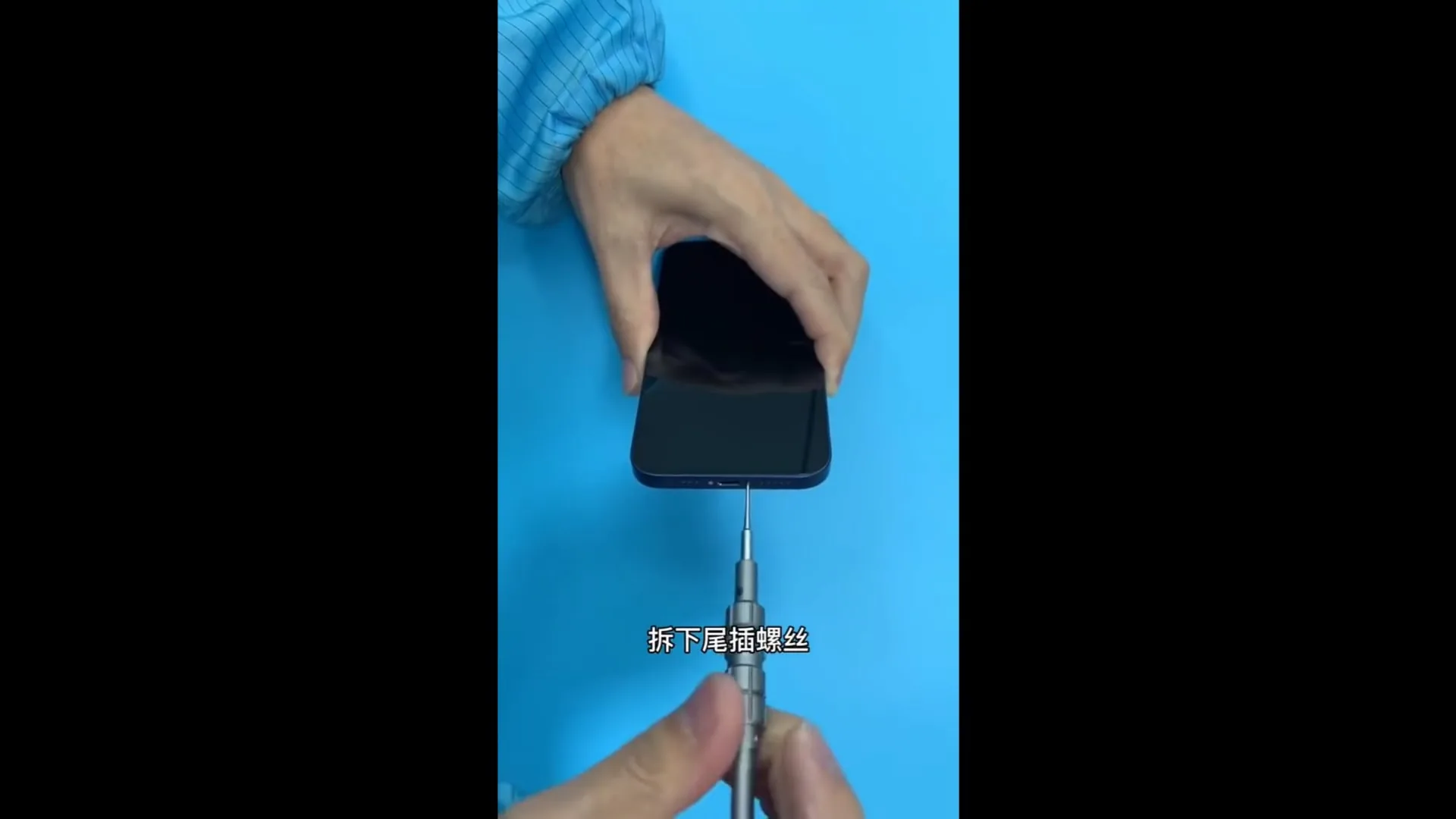 Video tháo tung iPhone 12 đầu tiên xuất hiện cho thấy cách Apple làm thiết bị mỏng hơn và nhẹ hơn