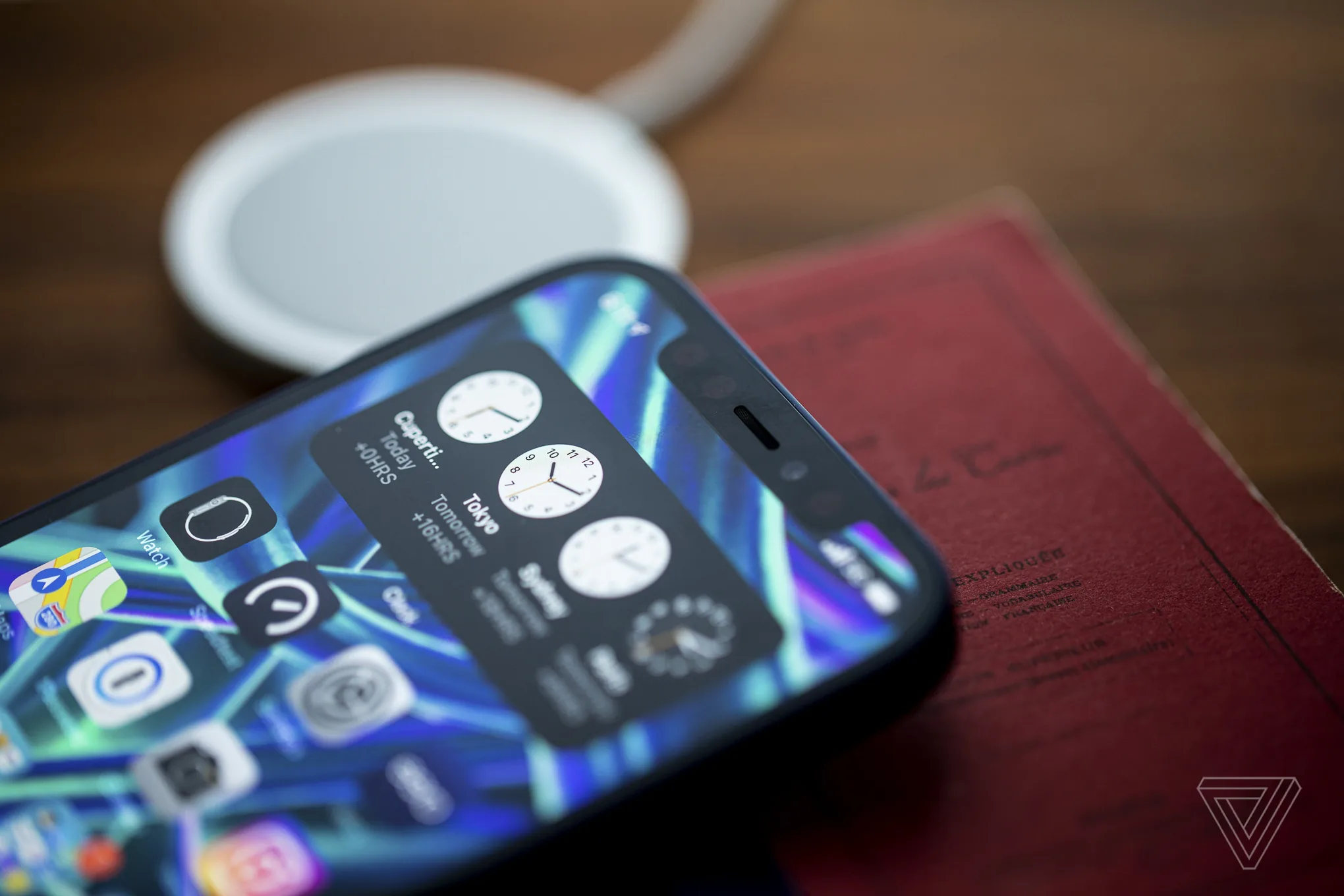 iPhone 12 giá hợp lý hay do người dùng Việt ngày càng có điều kiện hơn?