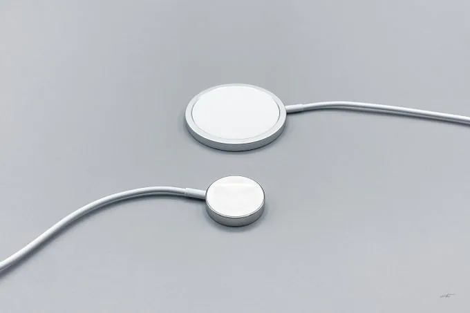 Sạc không dây và ốp lưng hỗ trợ MagSafe đã bắt đầu đến tay khách hàng