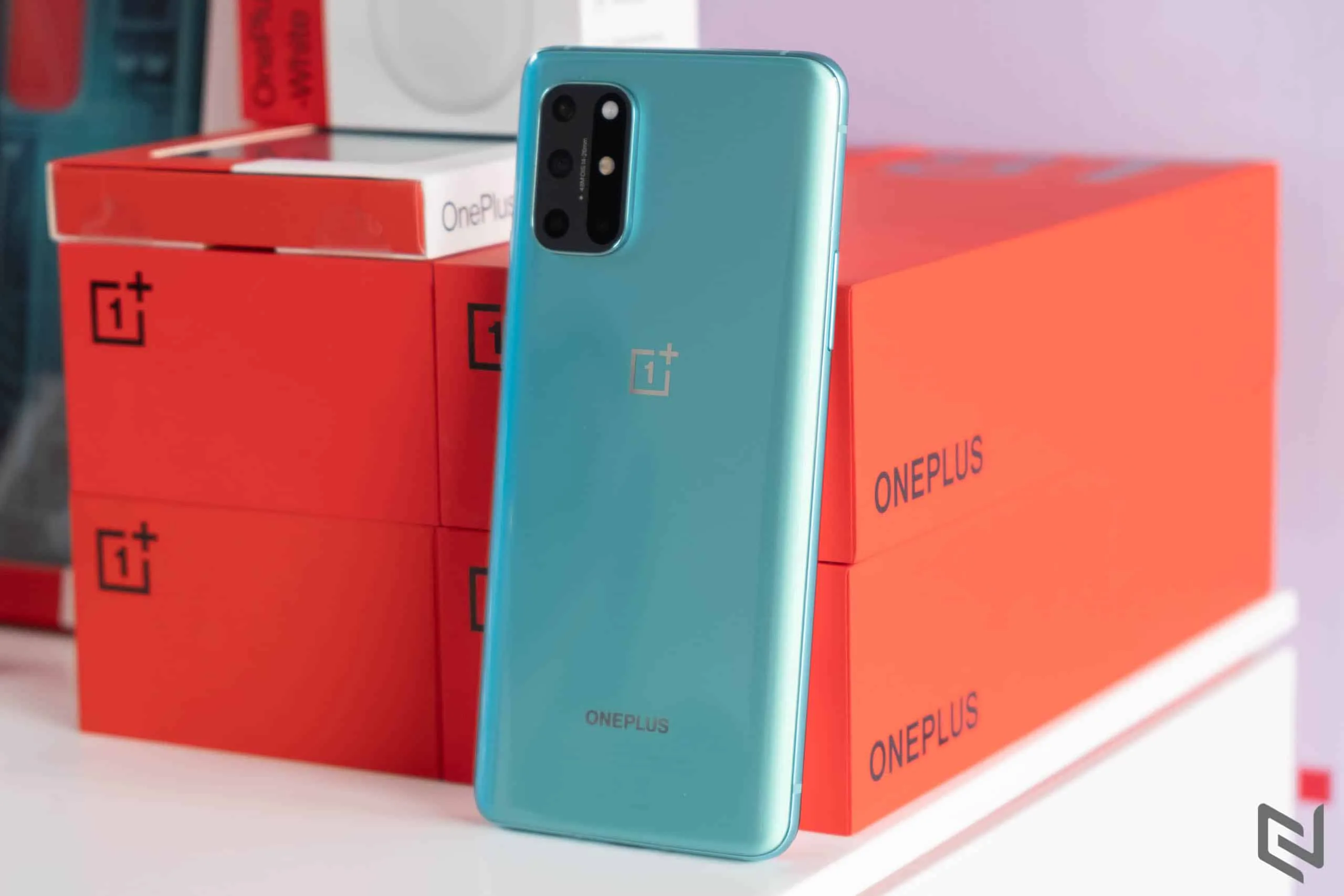 Mở hộp OnePlus 8T 5G: Hoàn thiện cao cấp, chip Snapdragon 865 có 5G, màn hình 120Hz, sạc nhanh 65W và 4 camera xịn