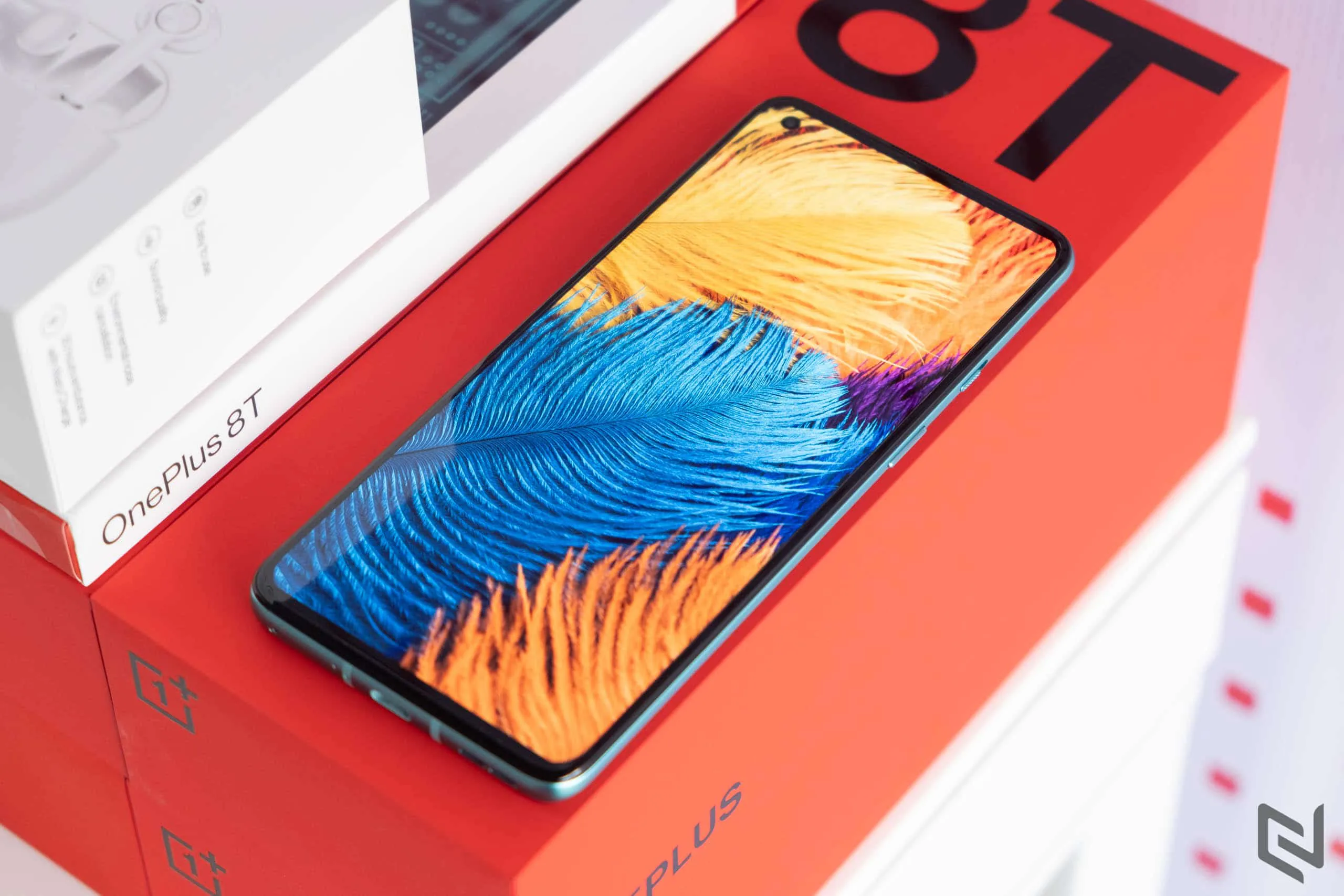 Mở hộp OnePlus 8T 5G: Hoàn thiện cao cấp, chip Snapdragon 865 có 5G, màn hình 120Hz, sạc nhanh 65W và 4 camera xịn