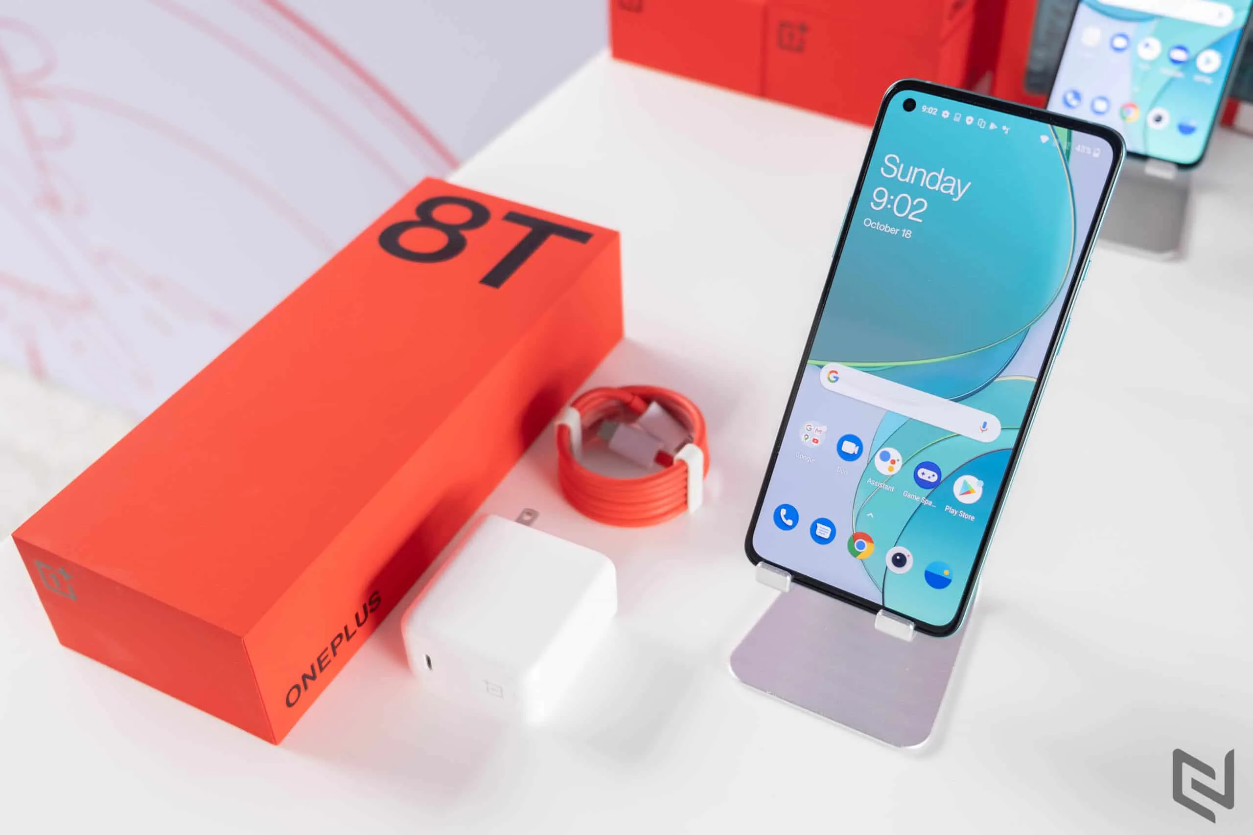 Mở hộp OnePlus 8T 5G: Hoàn thiện cao cấp, chip Snapdragon 865 có 5G, màn hình 120Hz, sạc nhanh 65W và 4 camera xịn