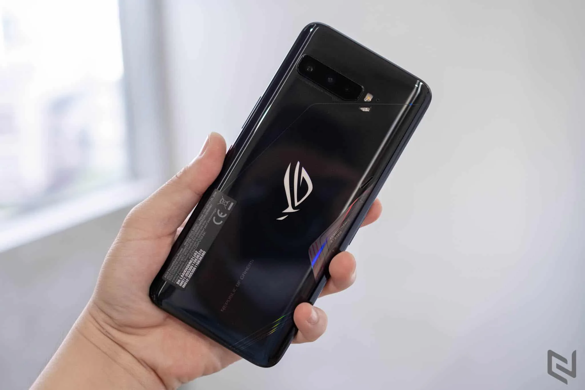 Mở hộp ROG Phone 3: Đây mới đúng là gaming phone với hàng loạt trang bị khủng nhất hiện nay