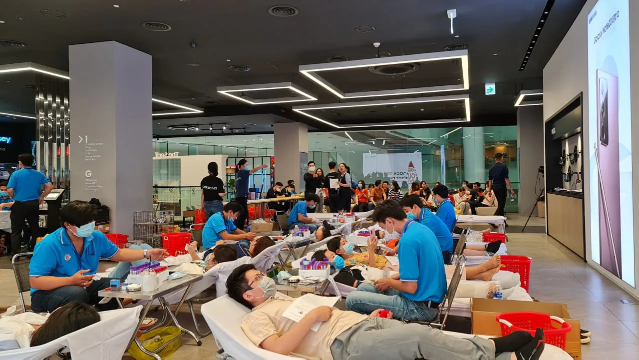 Samsung Vina và Roche Việt Nam đồng hành tổ chức chương trình “Hiến máu, cứu người”