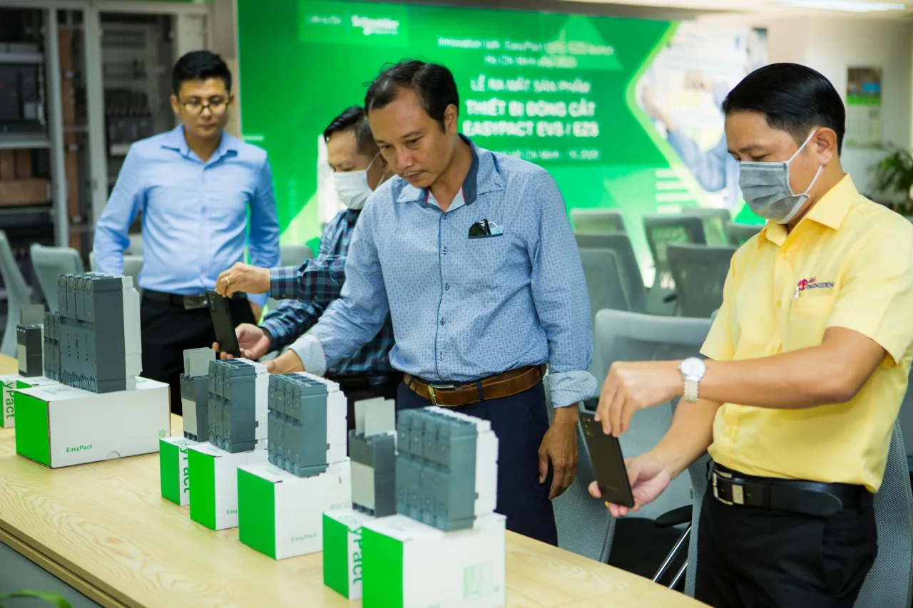 Schneider Electric giới thiệu bộ giải pháp toàn diện EasyPact giúp tối ưu hóa hệ thống thiết bị và các giải pháp điện áp hạ thế với chi phí hợp lý