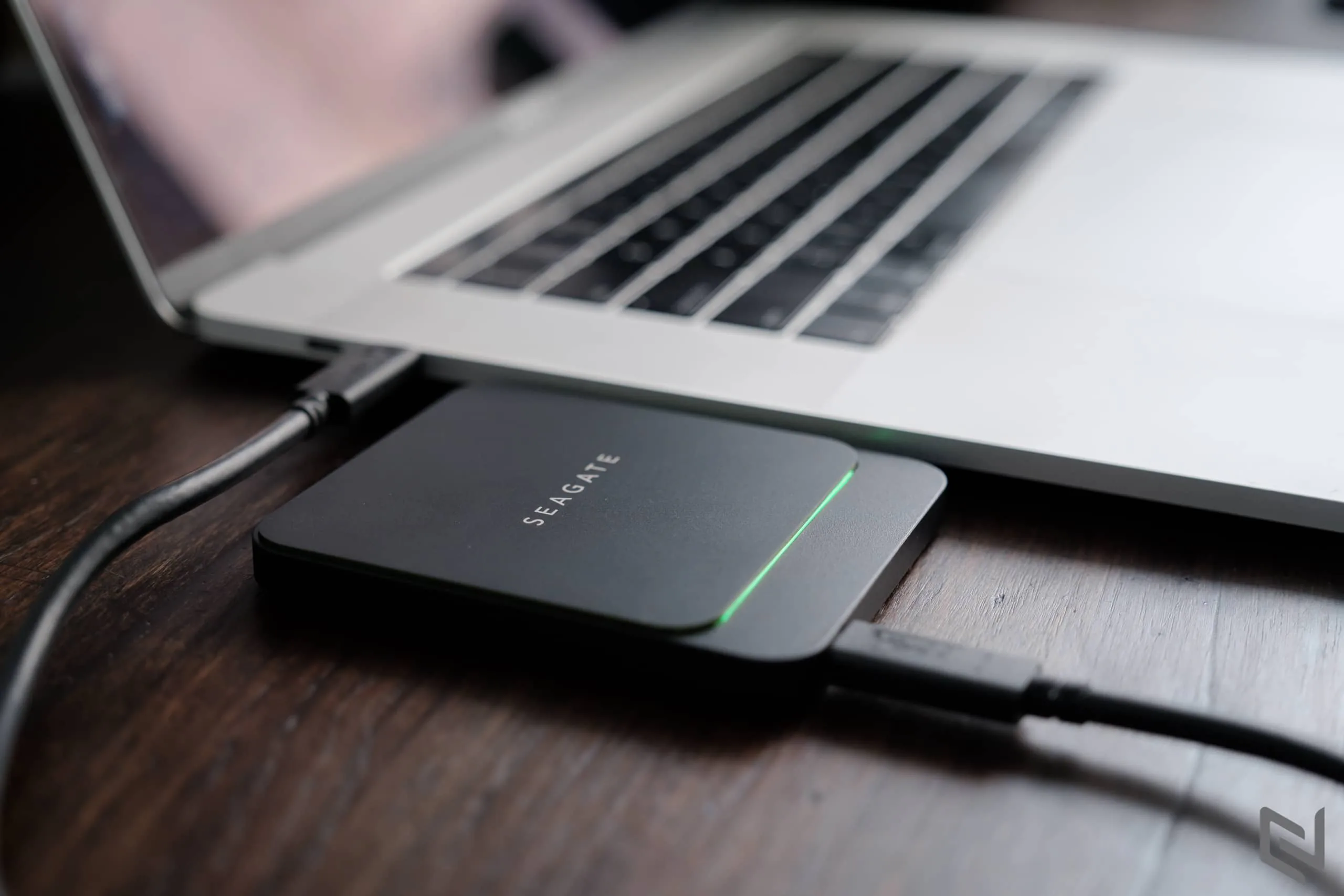 Đánh giá ổ cứng di động Seagate BarraCuda Fast SSD 1TB: Kiểu dáng đẹp và gọn gàng, tốc độ đọc ghi tốt nhưng chưa ấn tượng