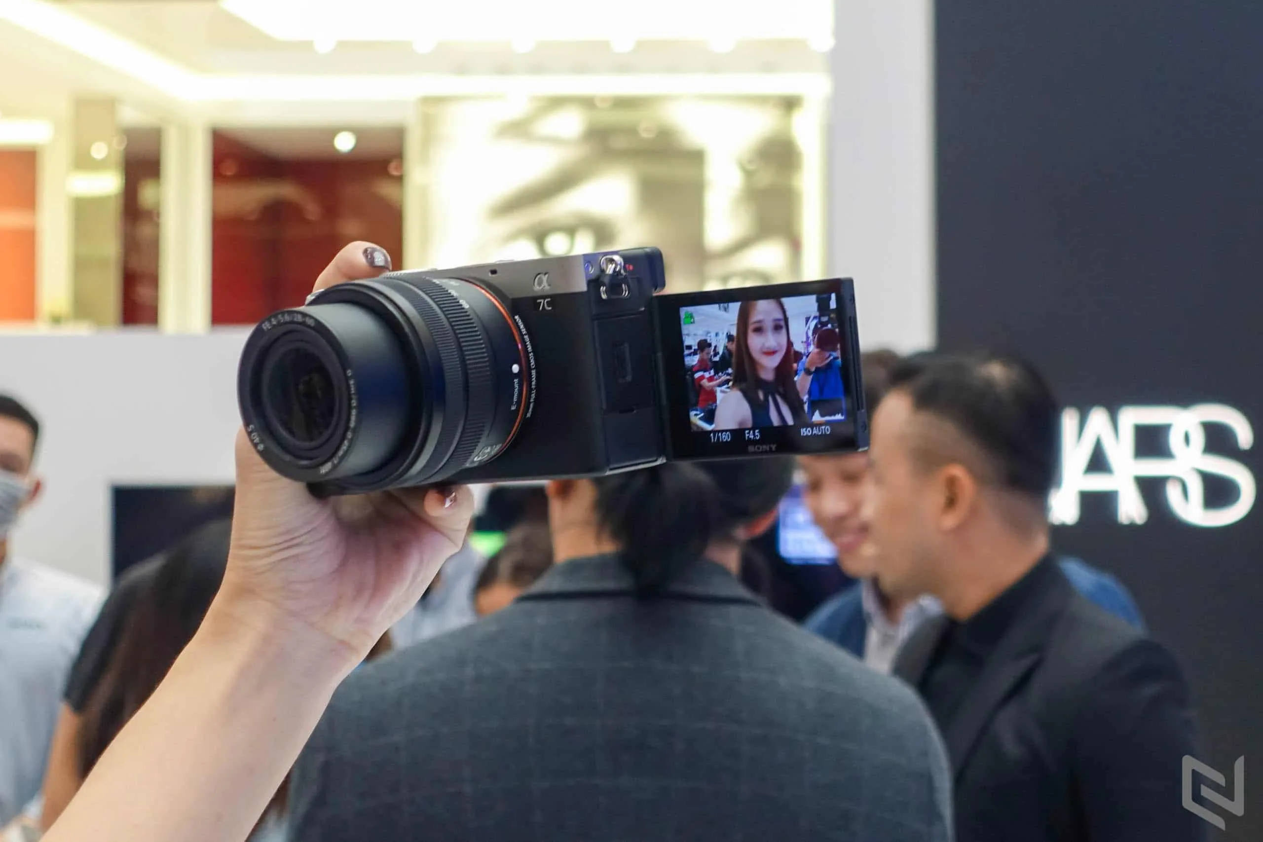 Sony Electronics Việt Nam ra mắt máy ảnh Alpha 7C và ống kính Zoom, hệ thống máy ảnh full-frame nhỏ và nhẹ nhất thế giới