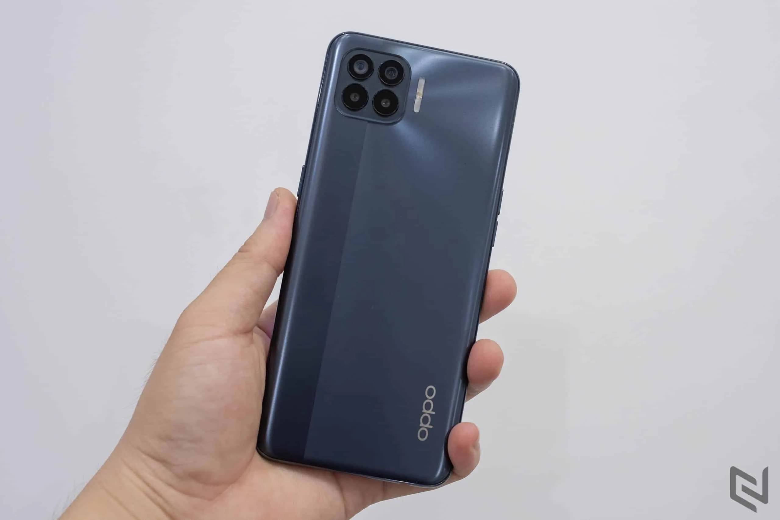 Mở hộp OPPO A93: 6 camera AI, thiết kế thời trang, bộ nhớ lớn