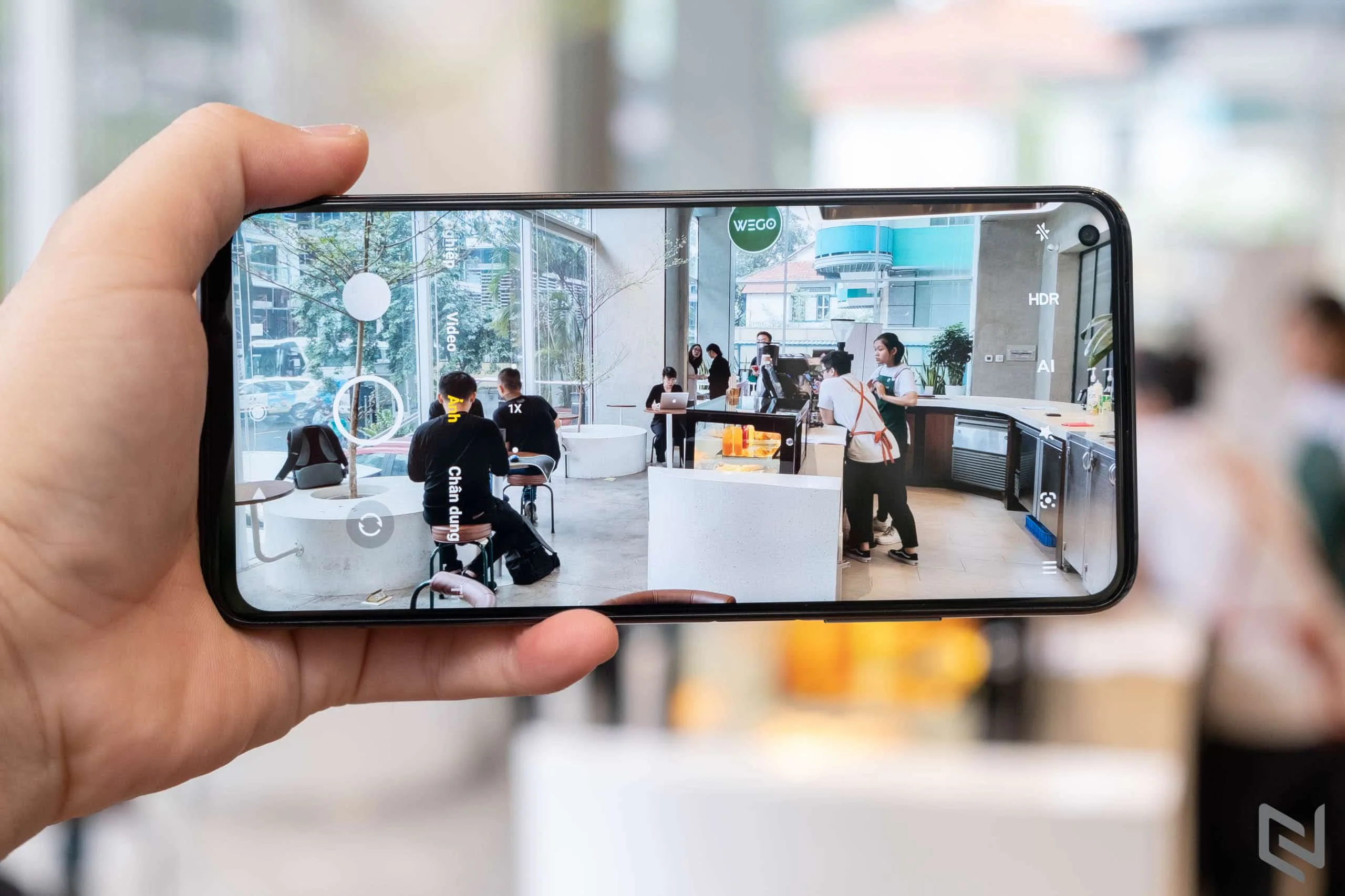 Trên tay Xiaomi Mi 10T Pro: Mạnh mẽ, thiết kế vừa tay, camera hầm hố và màn hình rất mượt