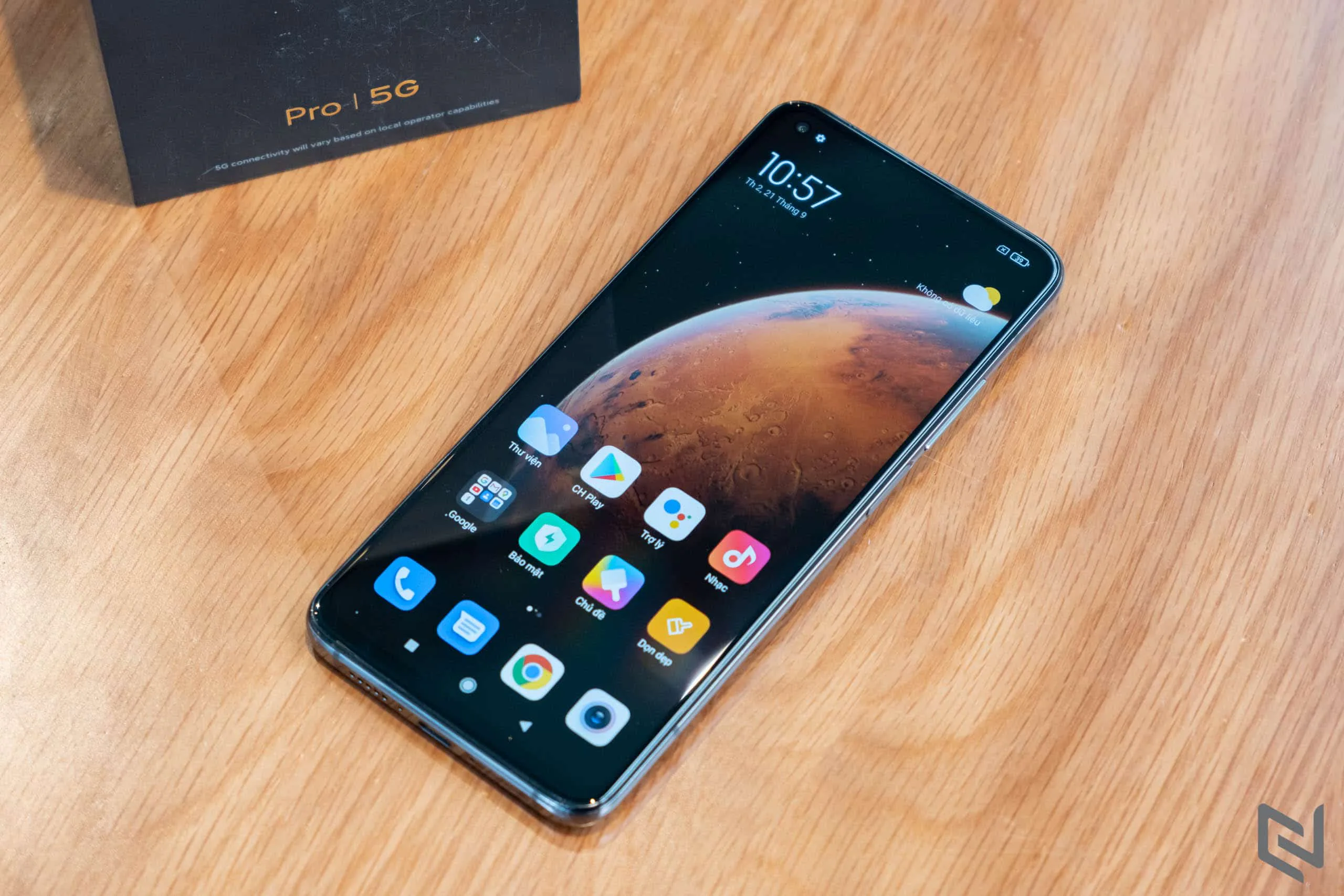 Trên tay Xiaomi Mi 10T Pro: Mạnh mẽ, thiết kế vừa tay, camera hầm hố và màn hình rất mượt