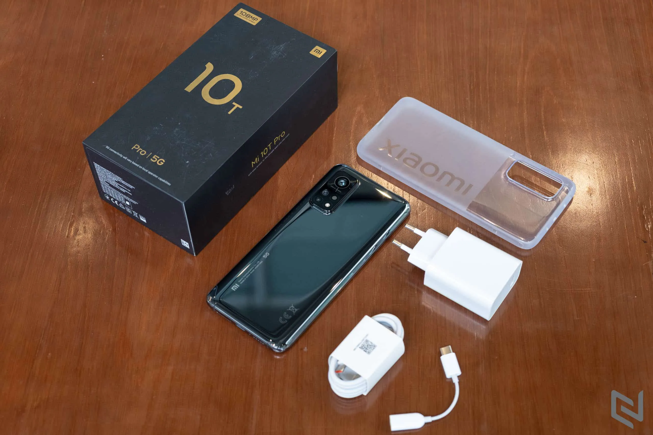 Trên tay Xiaomi Mi 10T Pro: Mạnh mẽ, thiết kế vừa tay, camera hầm hố và màn hình rất mượt