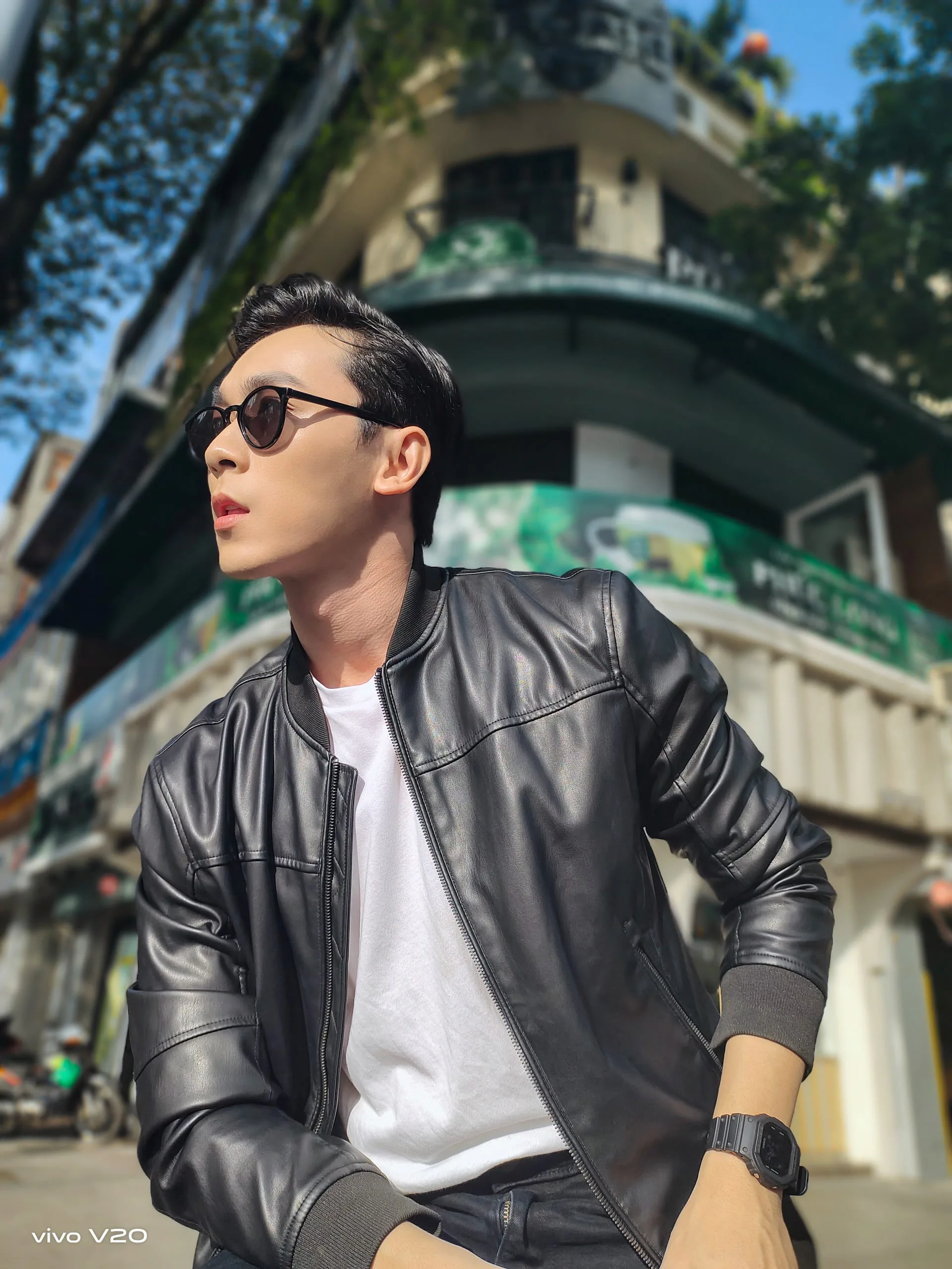 Loạt khoảnh khắc chân thật của các YouTuber và người nổi tiếng qua ống kính vivo V20