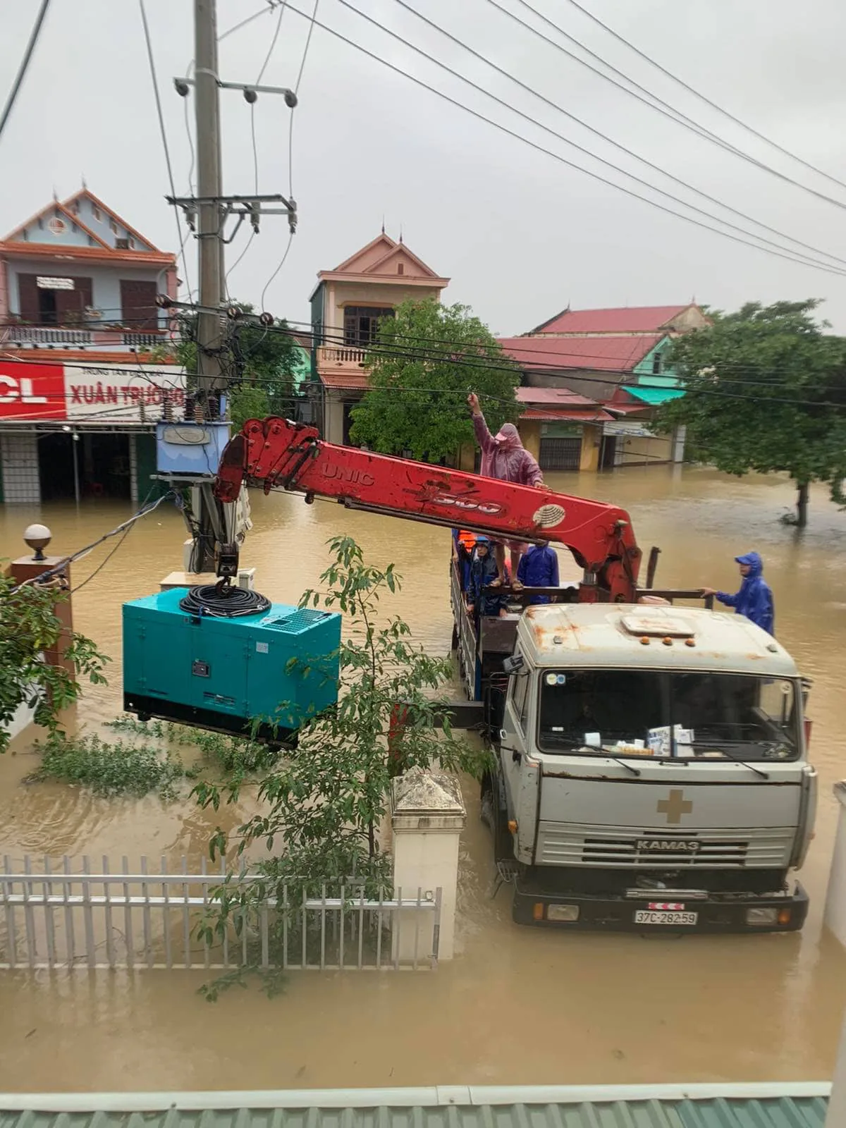 VNPT các tỉnh miền Trung vượt lũ để đảm bảo mạng lưới thông tin huyết mạch