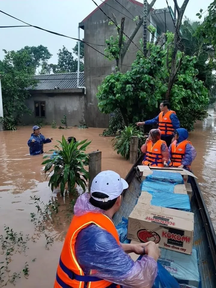 VNPT các tỉnh miền Trung vượt lũ để đảm bảo mạng lưới thông tin huyết mạch