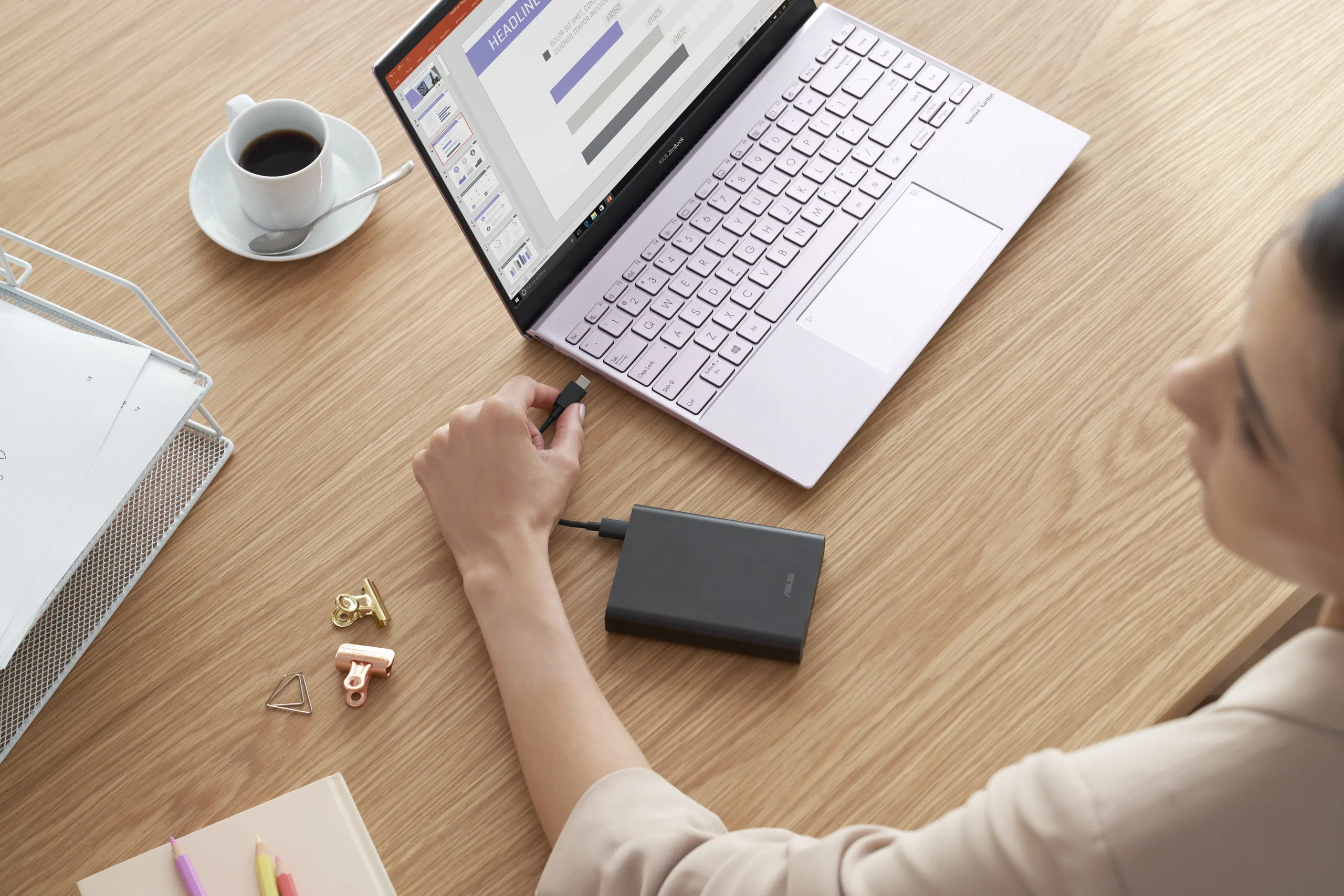 ZenBook 13 (UX325) và ZenBook 14 (UX425): laptop 13.3-inch và 14-inch mỏng nhất thế giới với đầy đủ cổng kết nối, trang bị Intel core thế hệ 11
