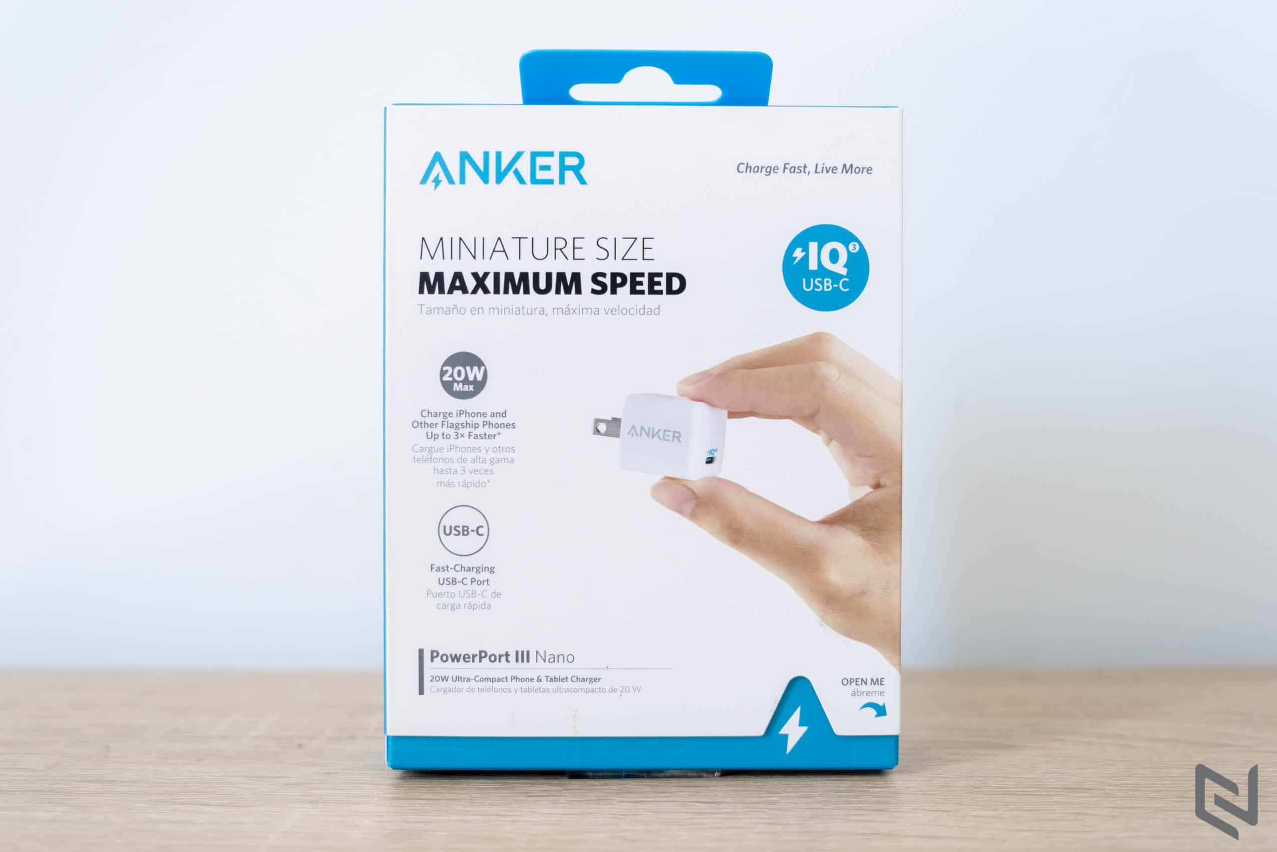 Trên tay củ sạc Anker Powerport III Nano A2633: Siêu nhỏ, công suất 20W, sạc nhanh iPhone 12 hoặc thiết bị Android