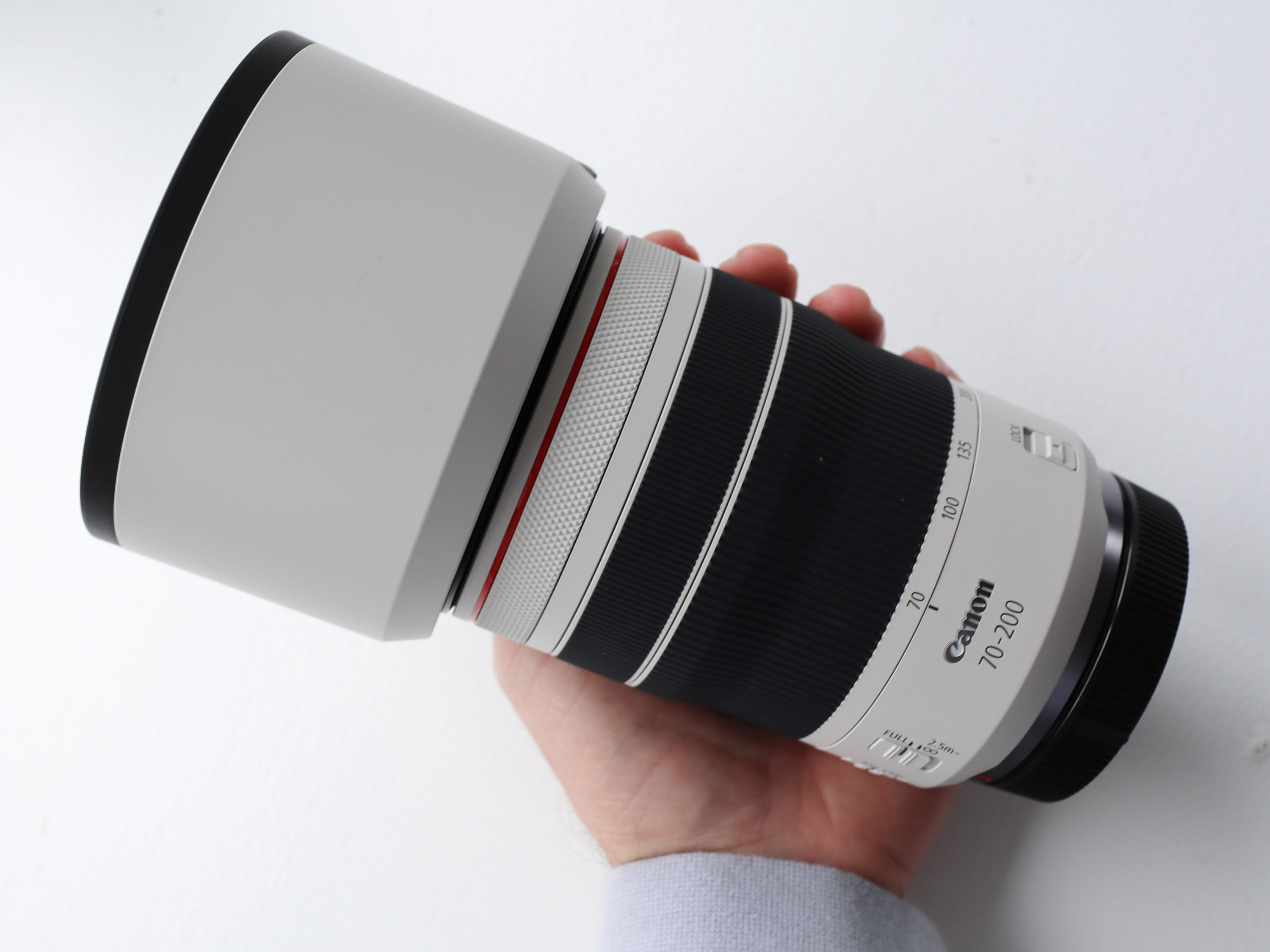 Canon ra mắt ống kính RF 70-200mm F4L cỡ nhỏ và 50mm F1.8 STM mới