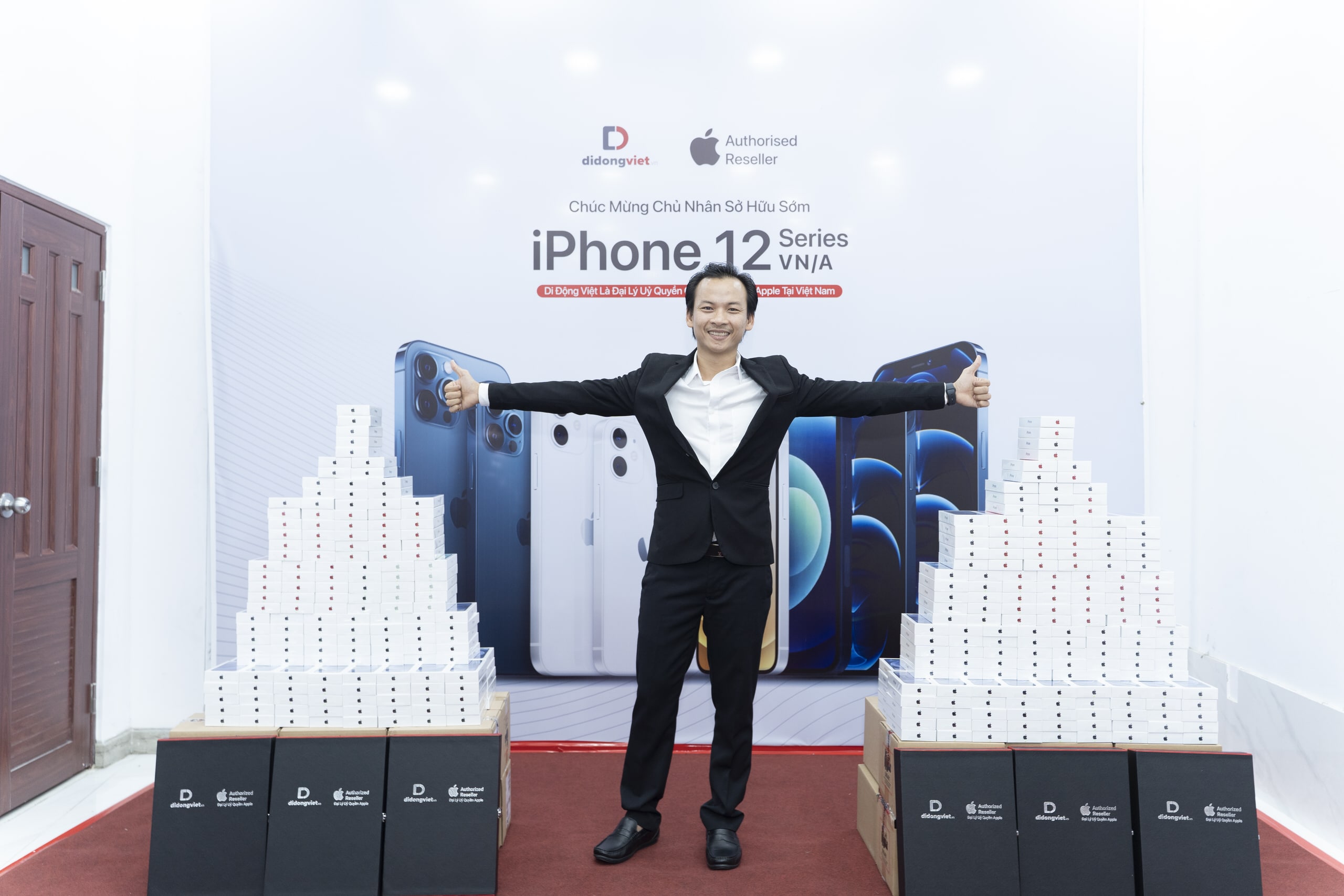 Sự kiện mở bán iPhone 12 VN/A tại Di Động Việt