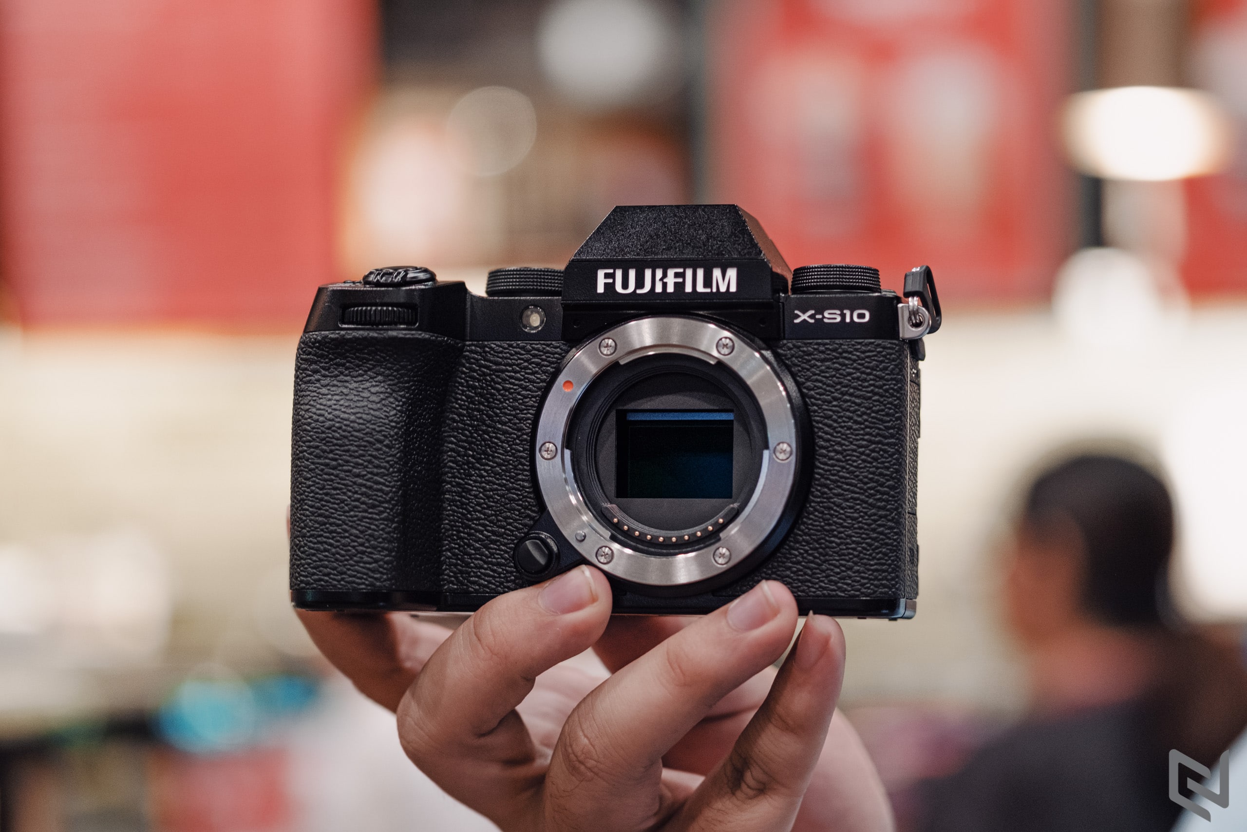 Fujifilm tung firmware X-S10 mới, sửa lỗi nhỏ và hỗ trợ máy in ảnh từ Fujifilm