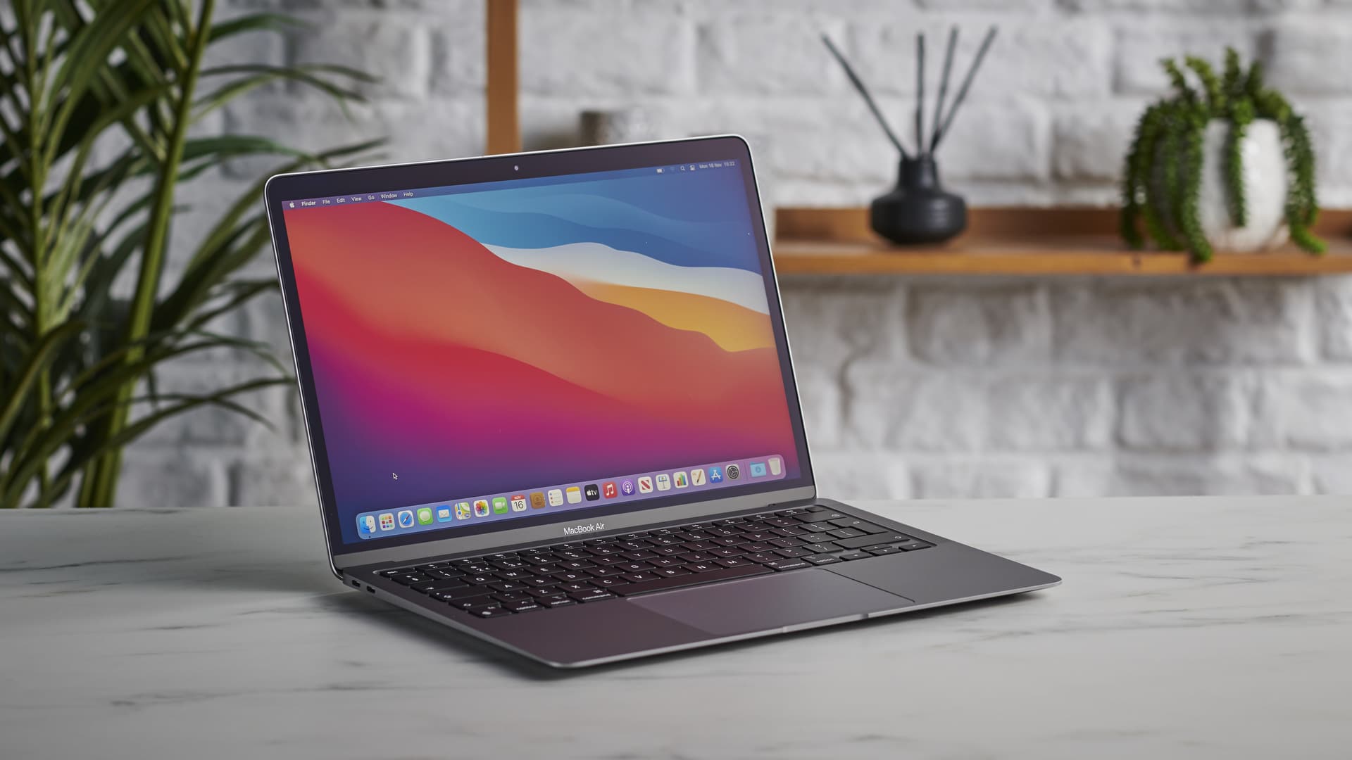 MacBook Air chạy Apple Silicon thế hệ mới mới sẽ ra mắt vào Q3/2022