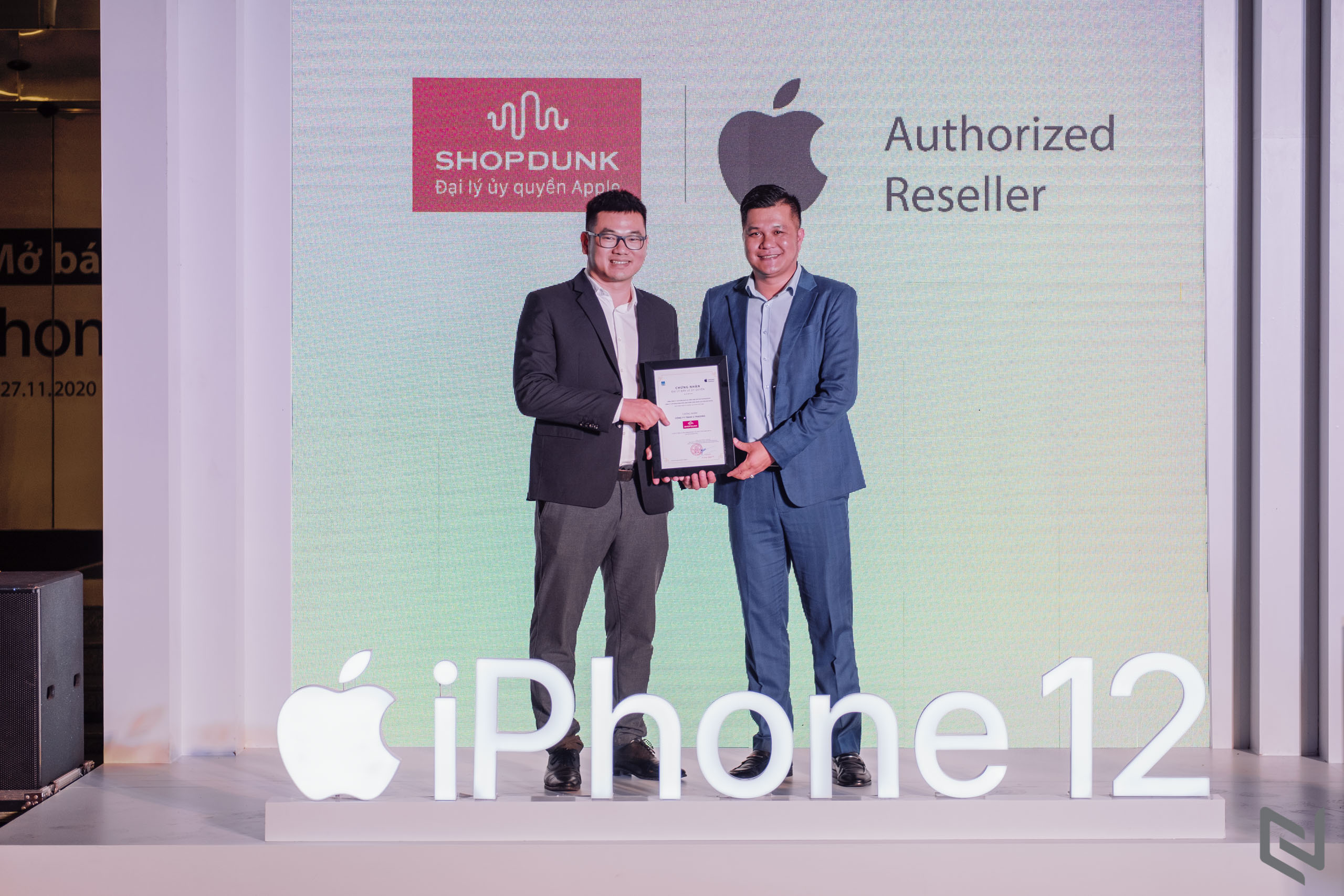 Sự kiện mở bán iPhone 12 series và công bố đại lý ủy quyền chính thức của Apple tại Việt Nam
