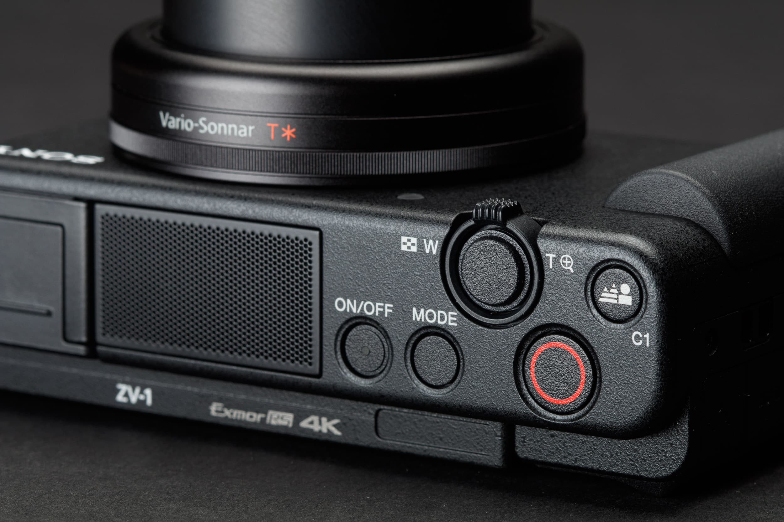 Sony ZV-1 là chiếc máy ảnh dành cho quay vlog tốt nhất hiện nay bạn nên dùng