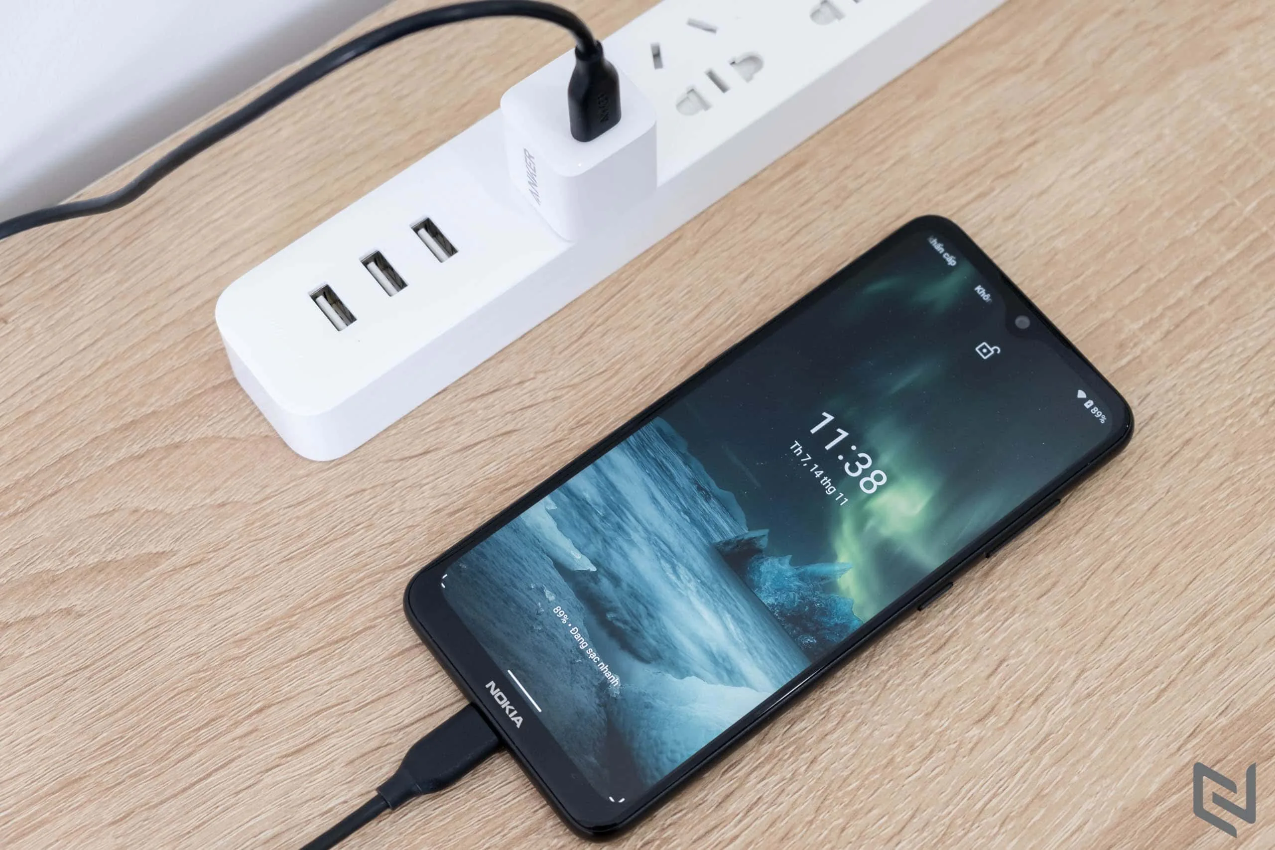 Trên tay củ sạc Anker Powerport III Nano A2633: Siêu nhỏ, công suất 20W, sạc nhanh iPhone 12 hoặc thiết bị Android