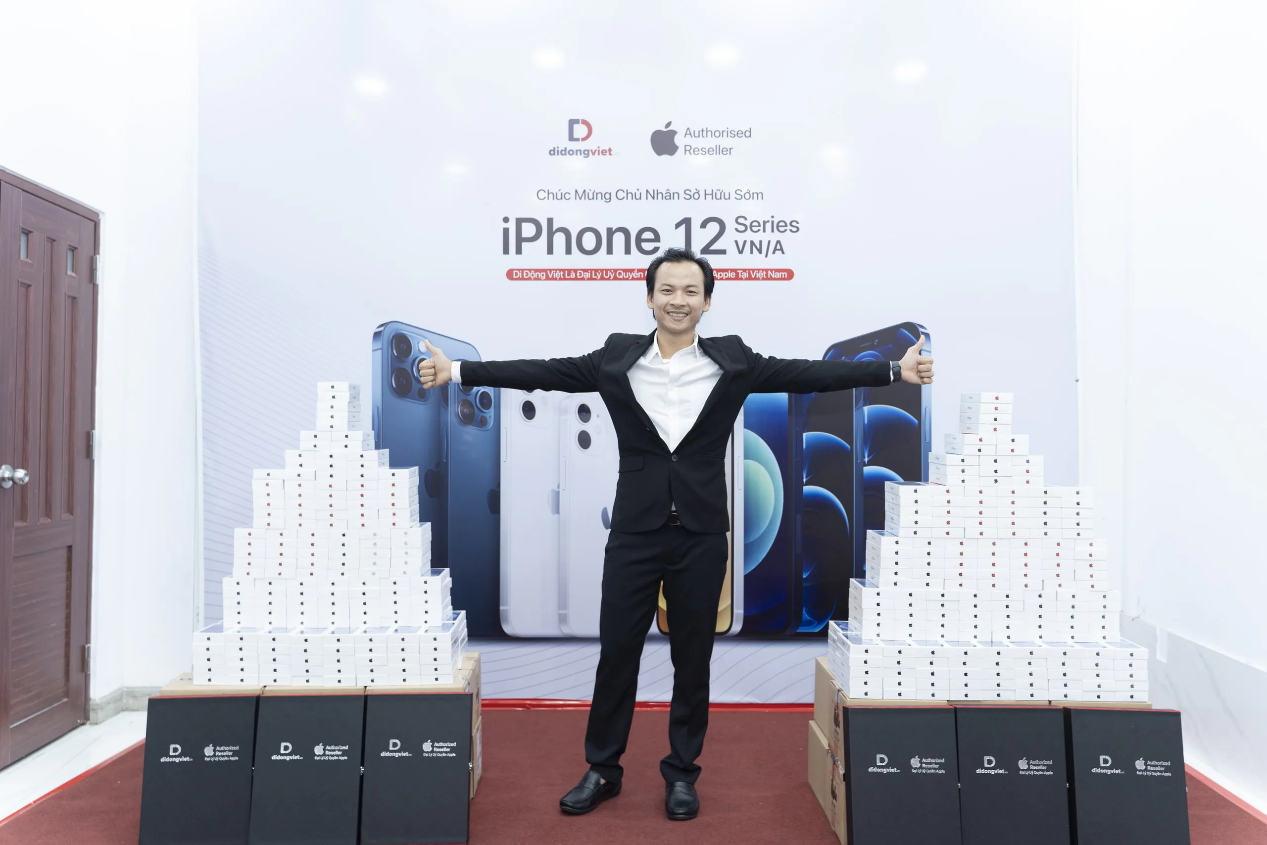 Sự kiện mở bán iPhone 12 VN/A tại Di Động Việt