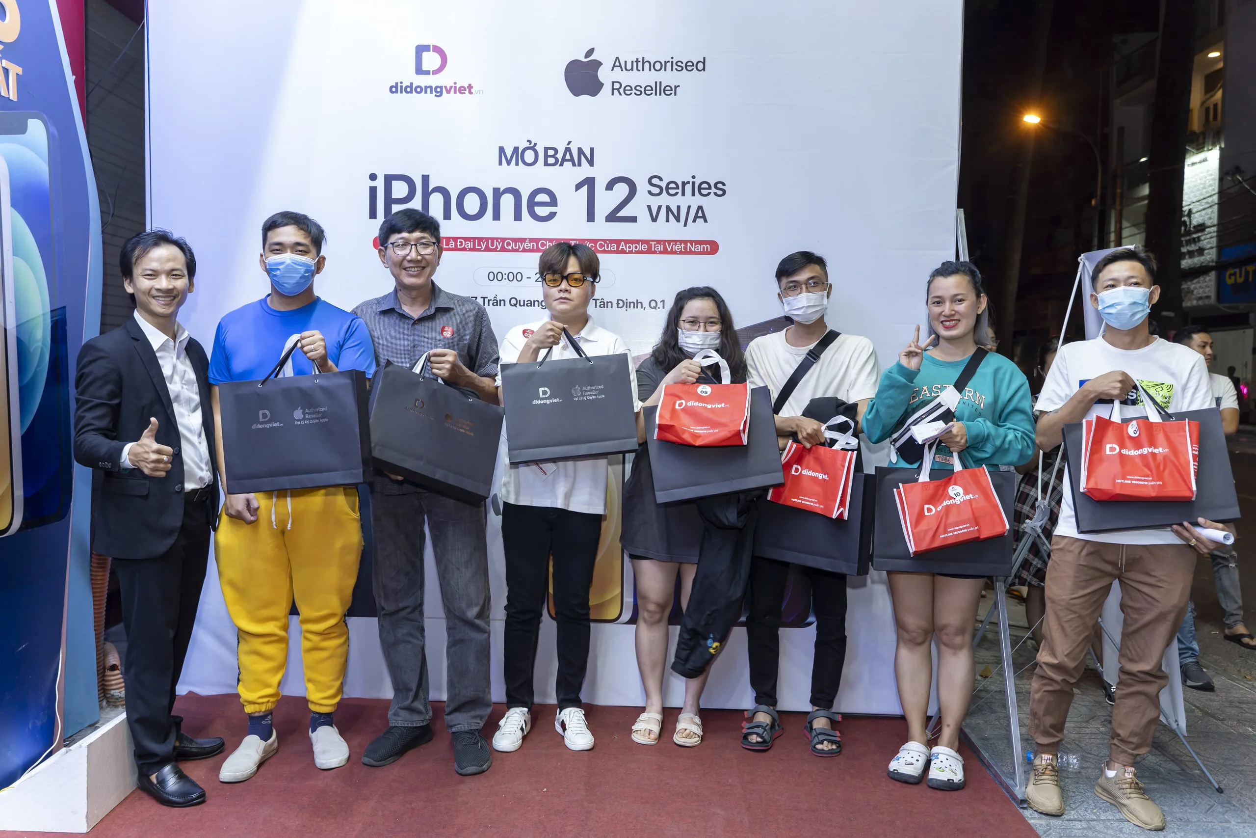 Sự kiện mở bán iPhone 12 VN/A tại Di Động Việt