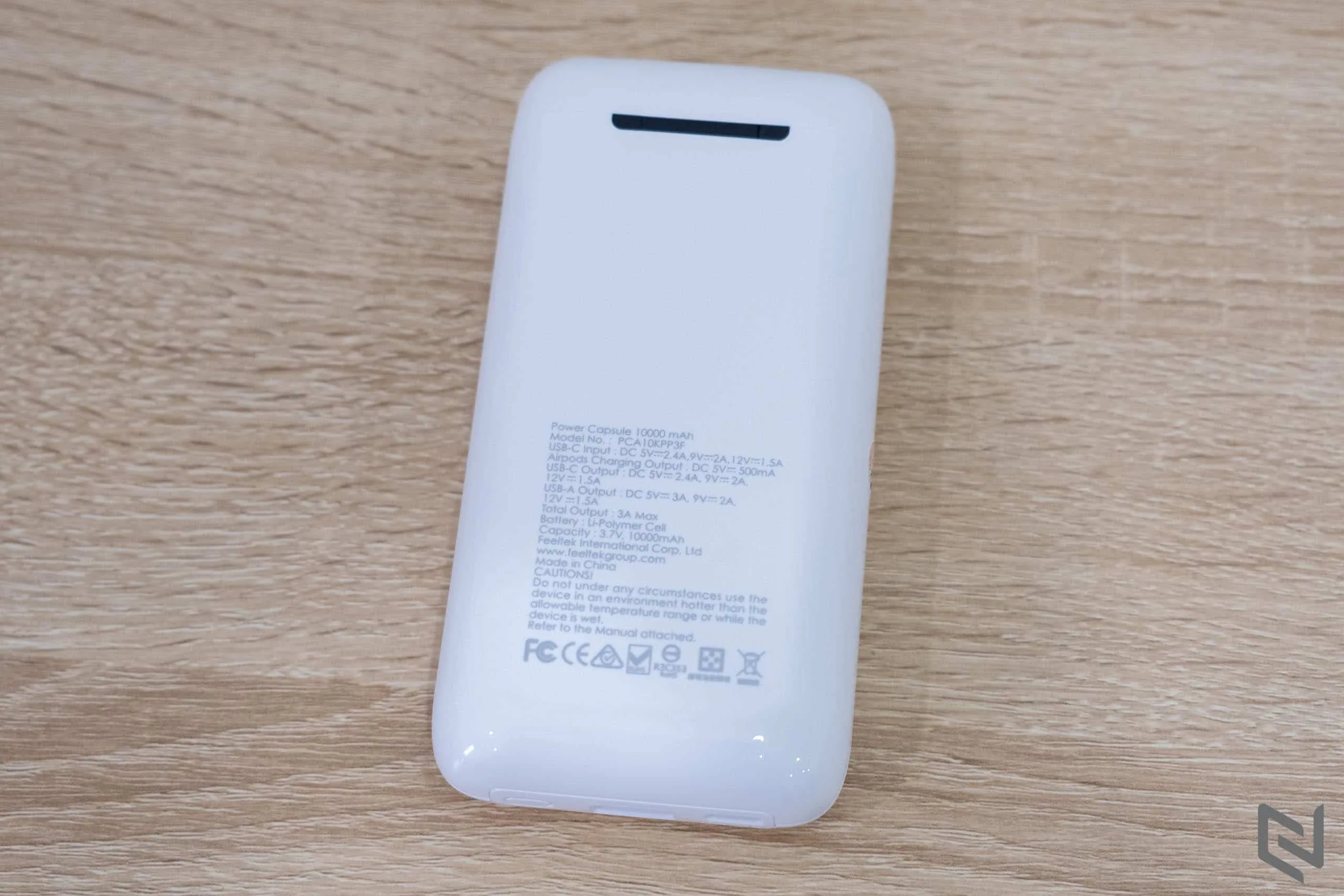 Trên tay Pin sạc dự phòng kèm sạc tai nghe AirPods Feeltek Power Capsule 10000mAh