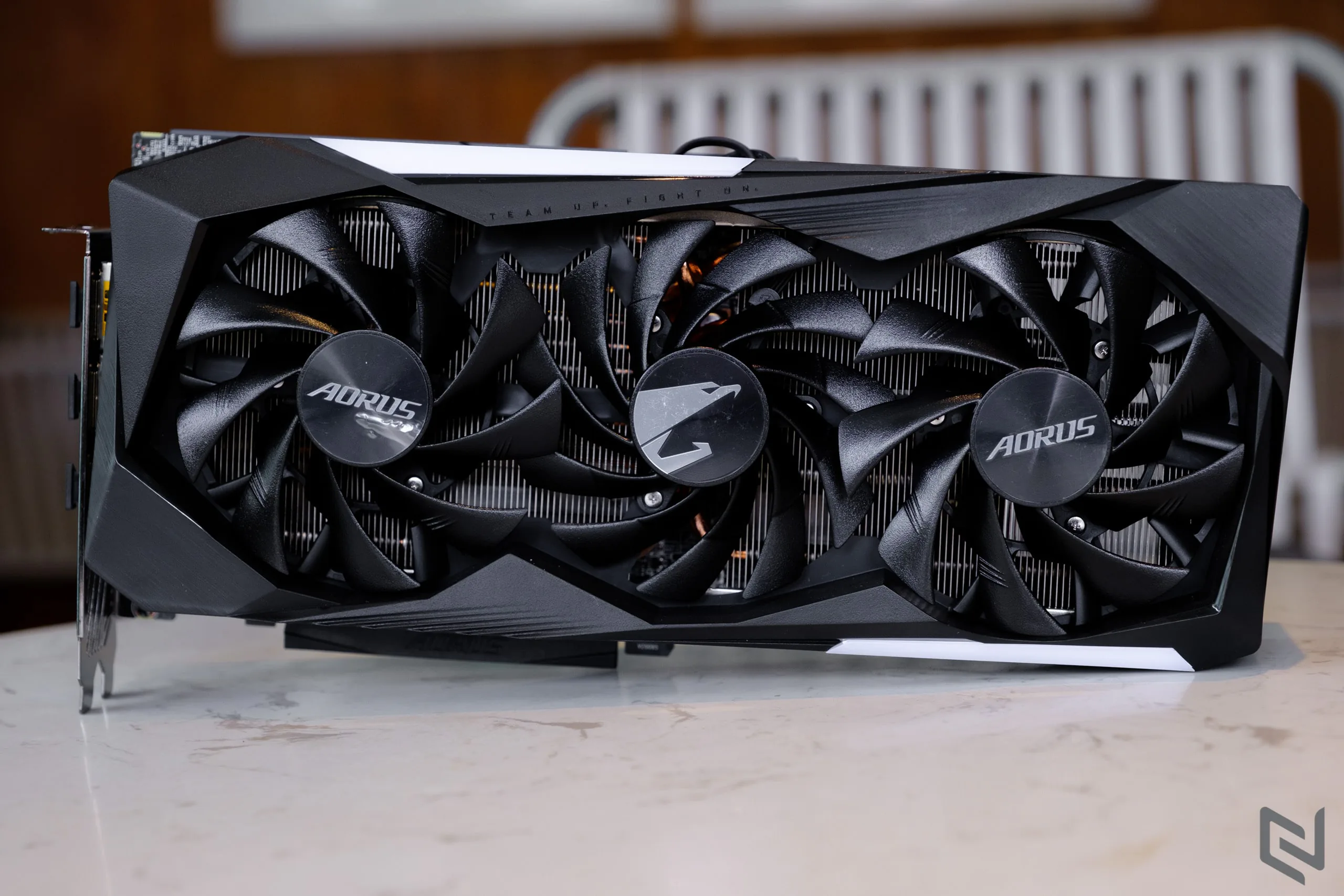 Mở hộp Gigabyte AORUS GeForce RTX 3070 MASTER 8G: Sức mạnh tiềm ẩn bên trong vẻ đẹp khiêm tốn