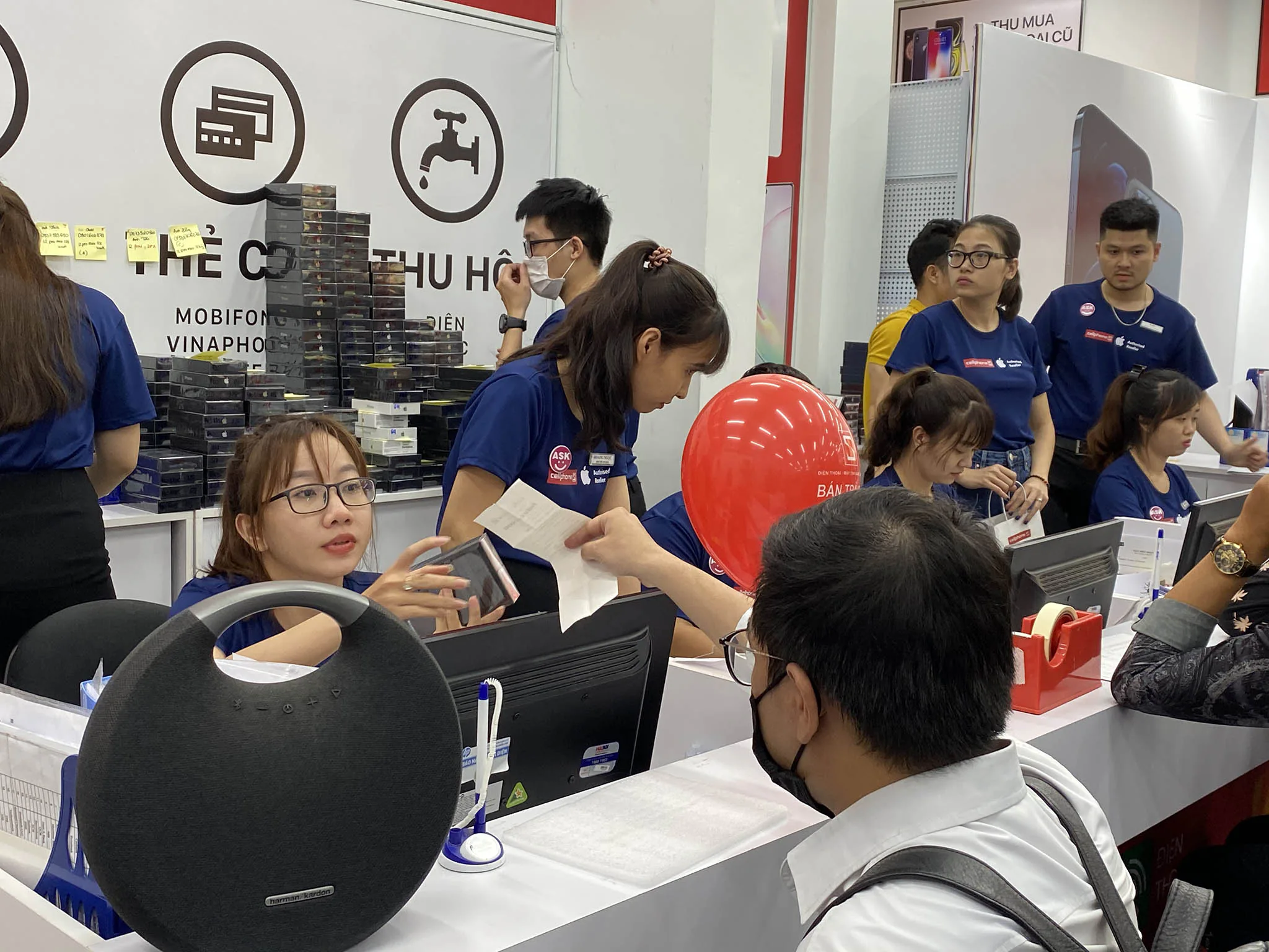 CellphoneS mở bán iPhone 12 series VN/A, vượt kì vọng với gần 8,000 đơn hàng