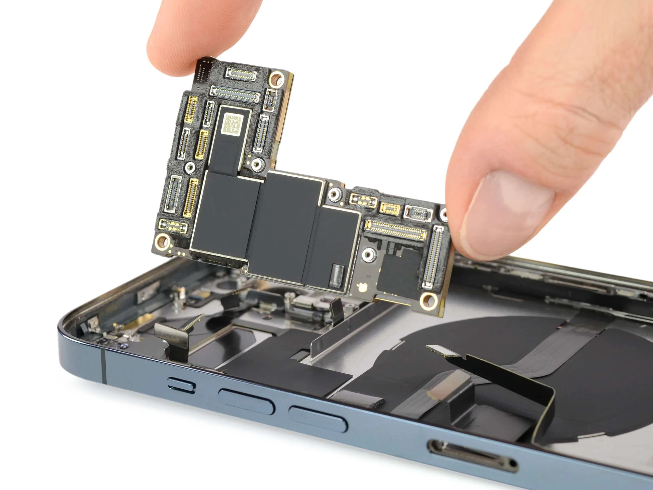 Nhà cung ứng chip iPhone lớn cho biết thiếu hụt sẽ kéo dài đến nửa sau năm 2022