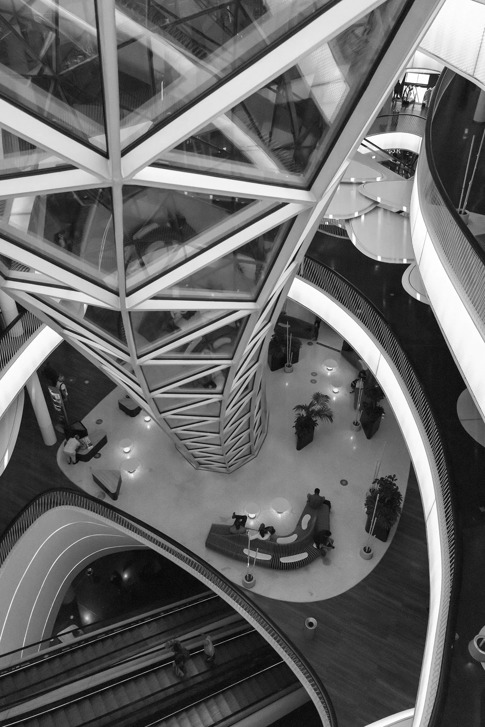 Leica ra mắt máy ảnh Q2 Monochrome cảm biến 46.7MP, ống kính cố định 28mm F1.7