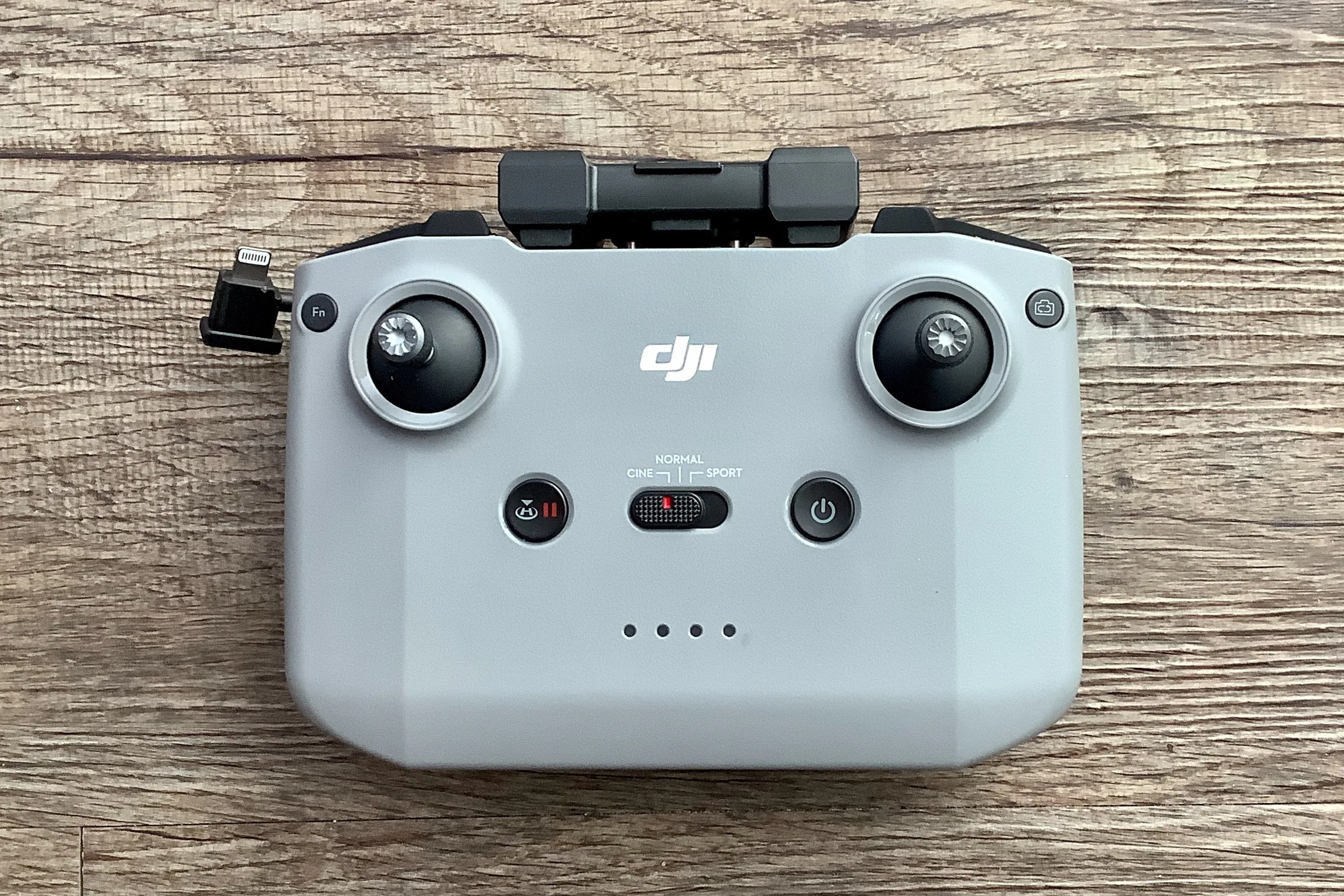 Trên tay DJI Mavic Mini 2: Drone hoàn hảo cho những người mới tập chơi