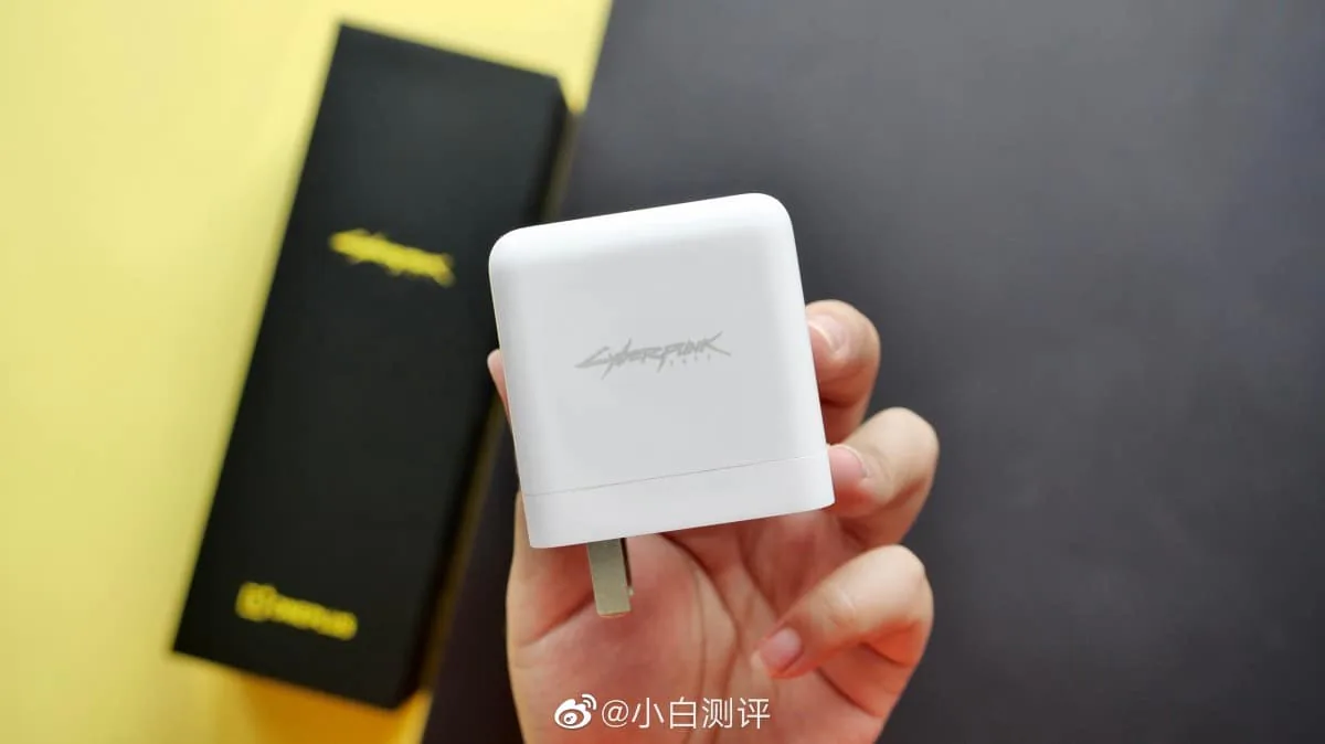 OnePlus ra mắt OnePlus 8T phiên bản Cyberpunk 2077 Edition