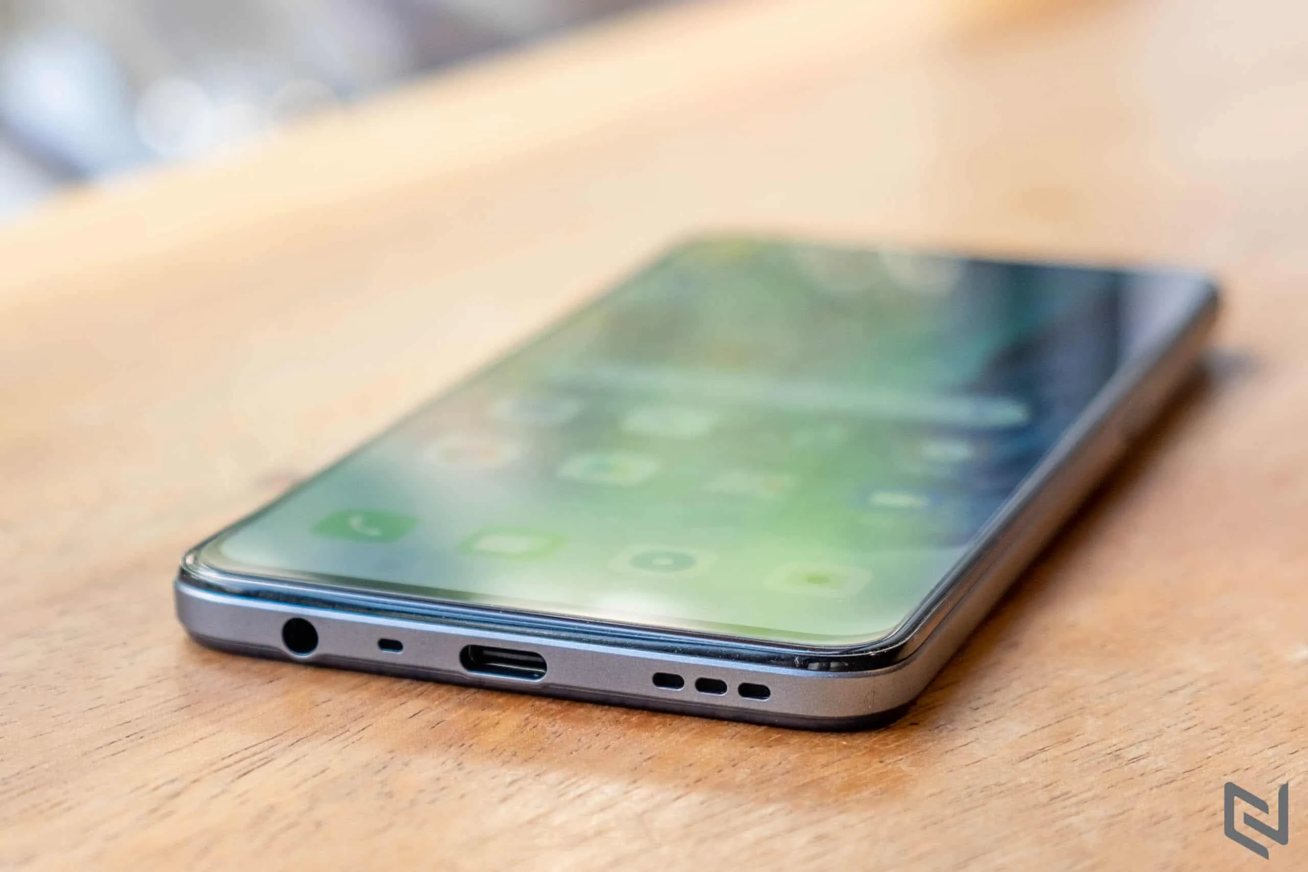 Mở hộp OPPO A73: Nổi bật với mặt lưng vân da, sạc nhanh 30W và 4 camera