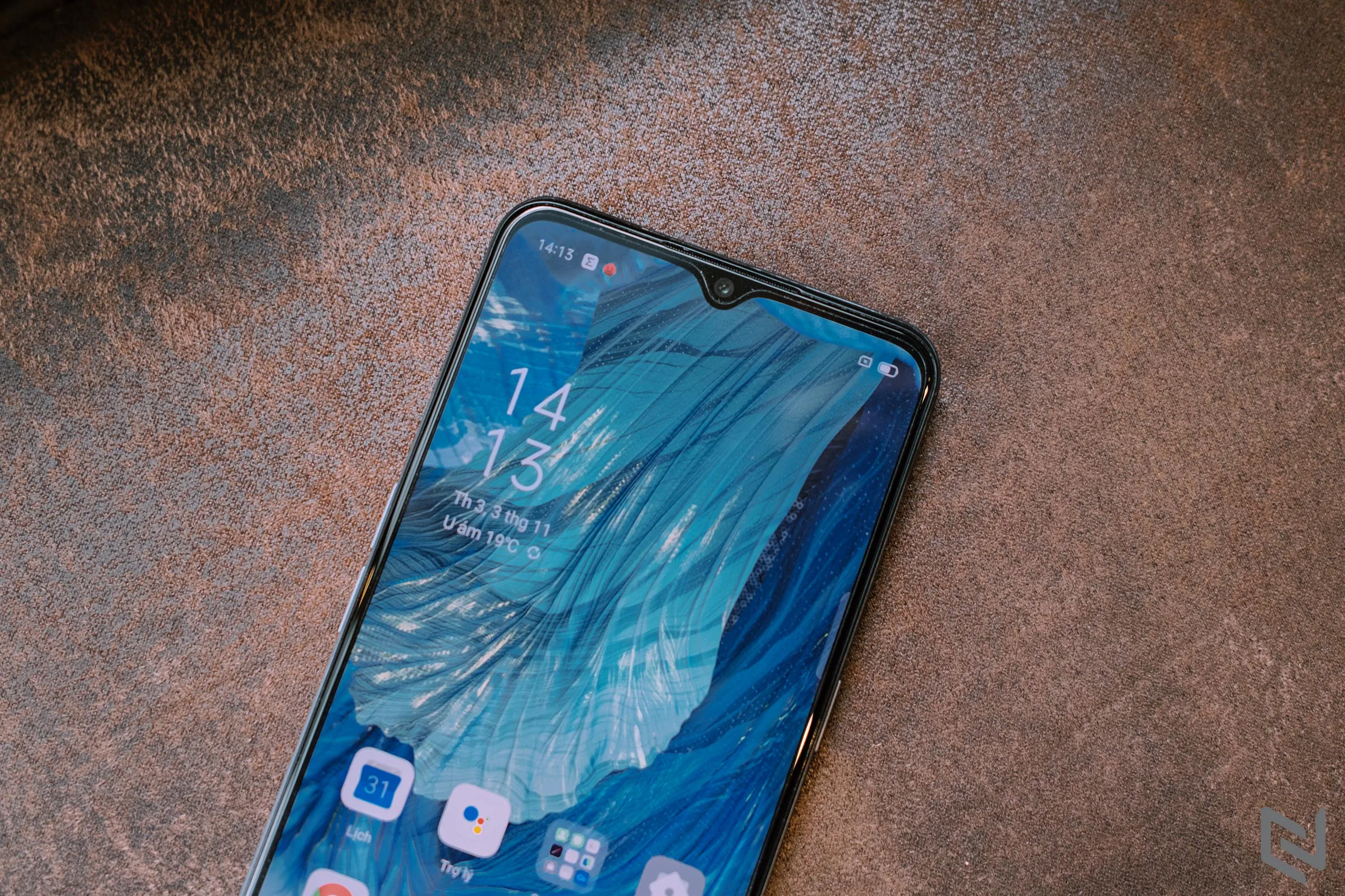 Đánh giá OPPO A73: Mặt lưng giả da, cấu hình mạnh, RAM 6GB với giá bán cực tốt