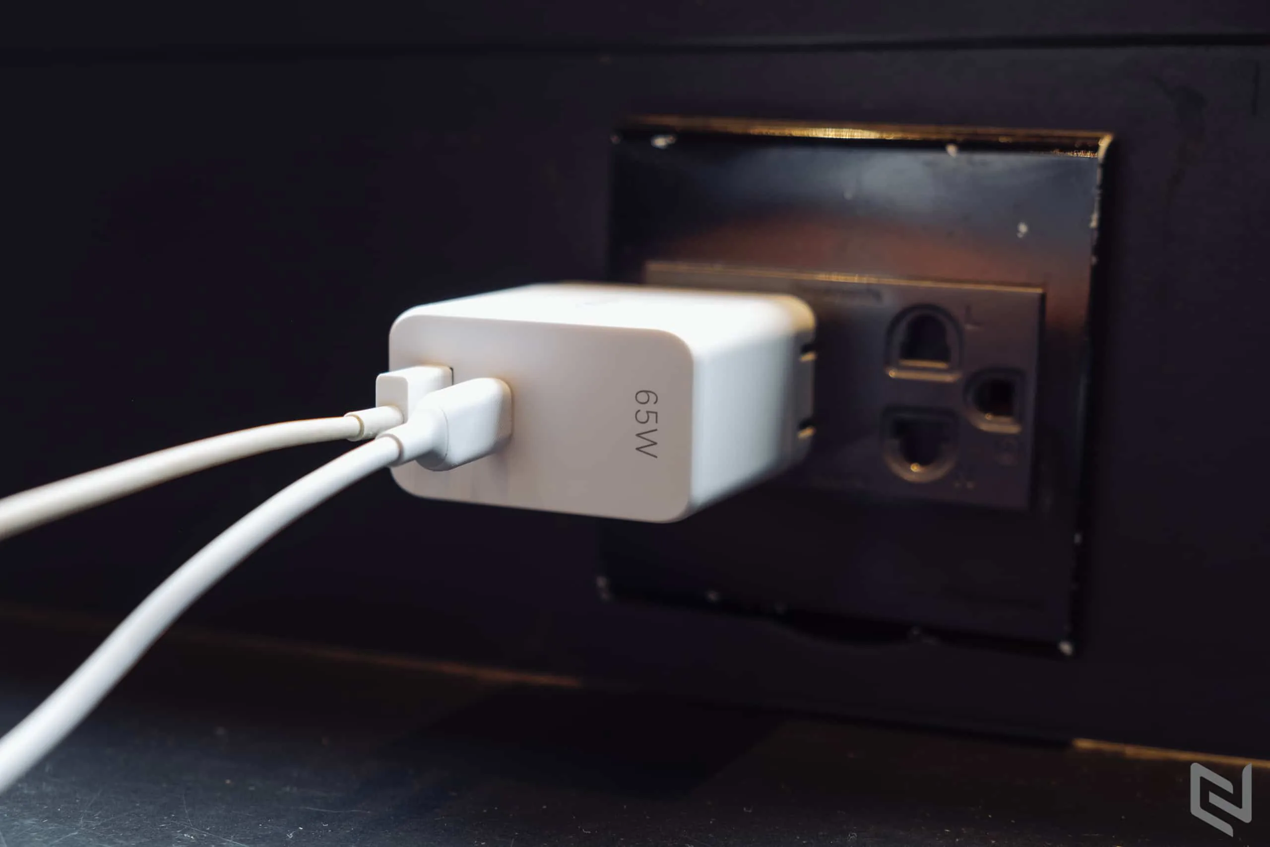 Trên tay Adapter sạc Rapoo PA65: Sạc nhanh PD 65W, công nghệ GaN, hai cổng sạc đa dụng