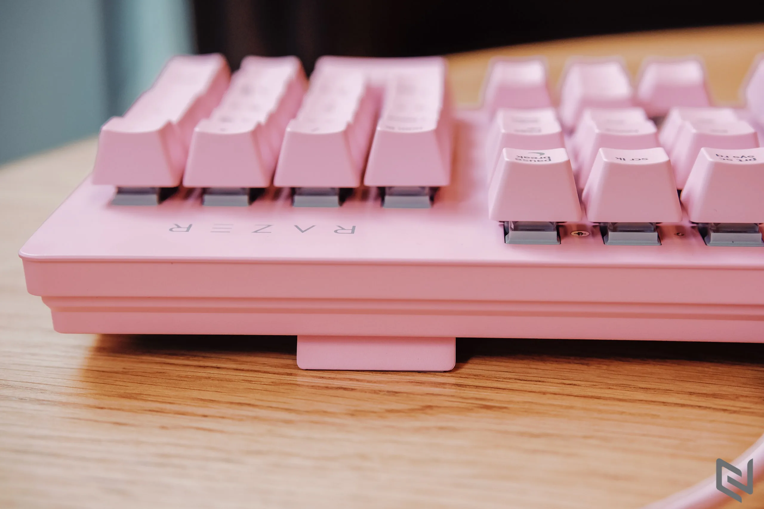 Trên tay bàn phím Razer Huntsman Quartz: Hồng cá tính, Switch quang học độc quyền, đèn RGB đẹp mắt