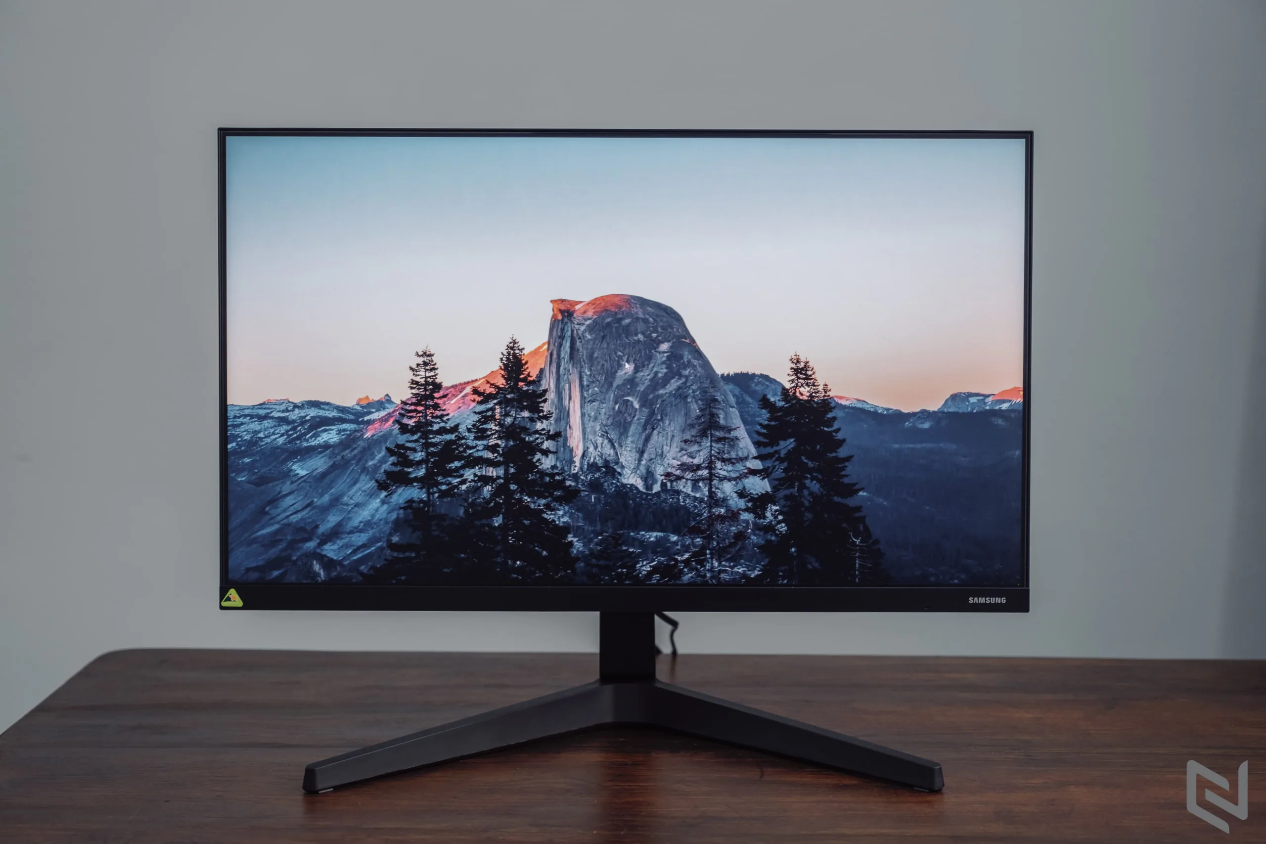 Trên tay màn hình Samsung T35F: Màn hình cơ bản cho học tập và làm việc
