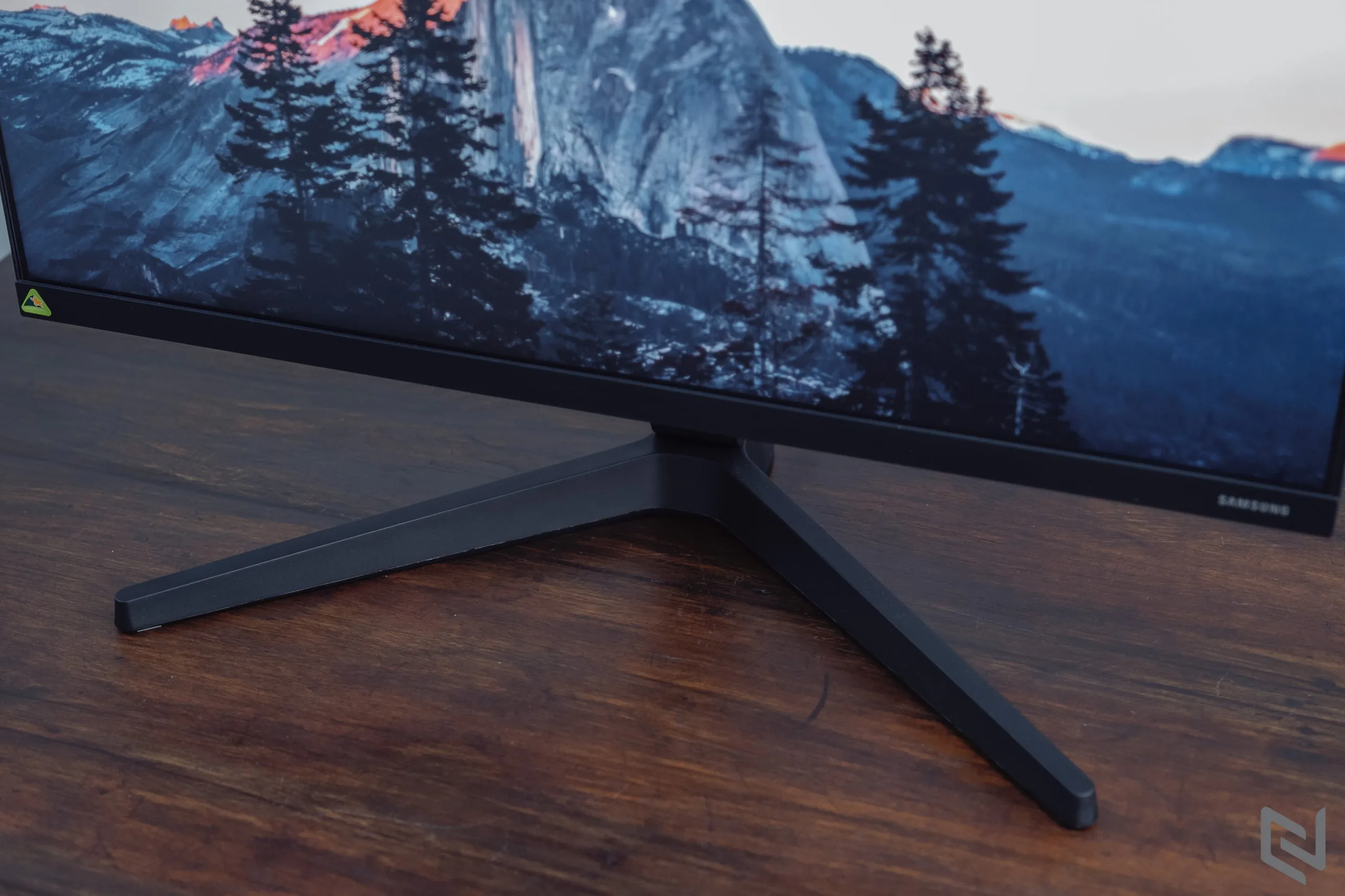 Trên tay màn hình Samsung T35F: Màn hình cơ bản cho học tập và làm việc