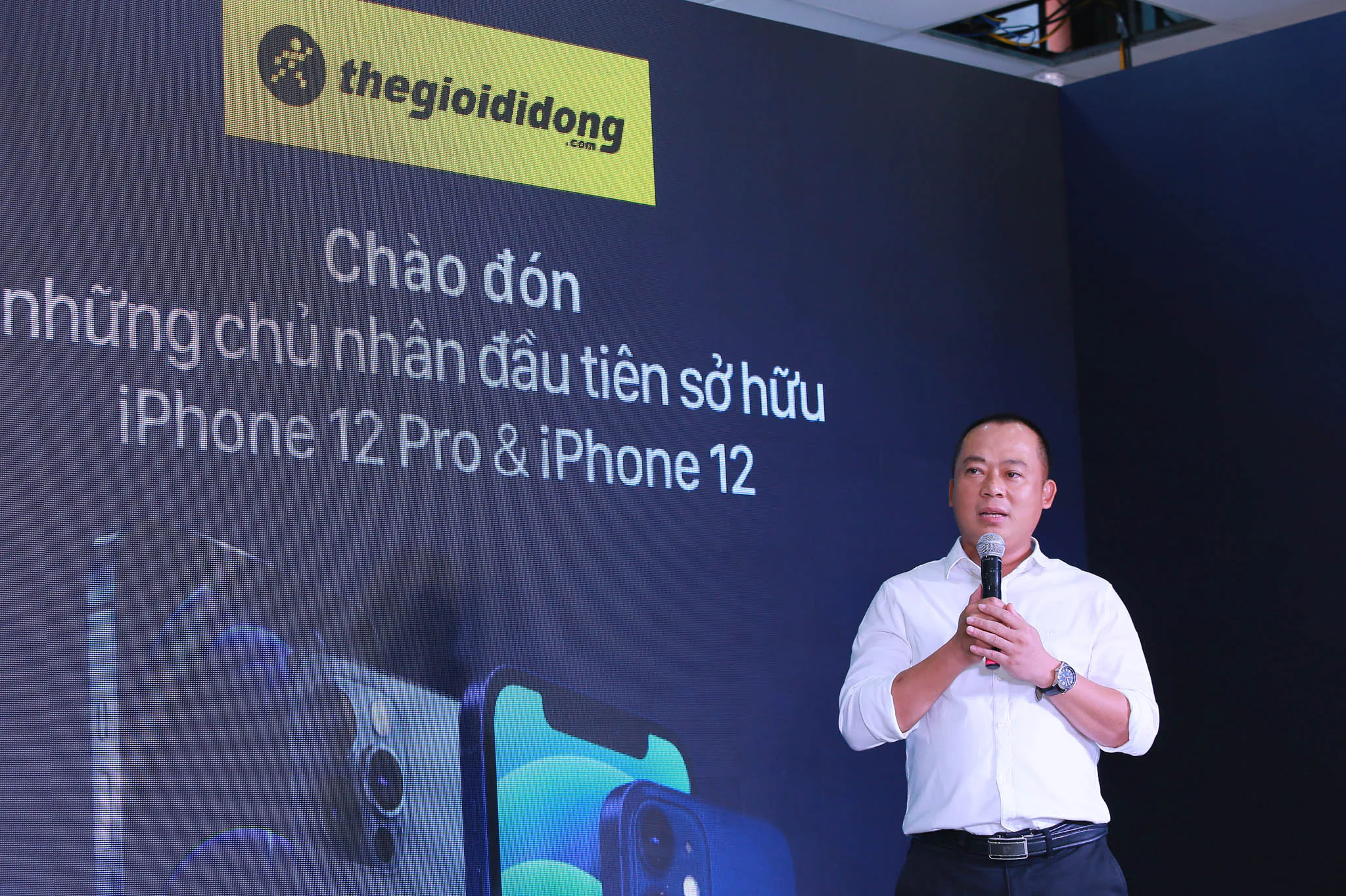 Soán ngôi iPhone 11 năm ngoái, iPhone 12 xác lập kỉ lục đặt hàng mới tại Thế Giới Di Động