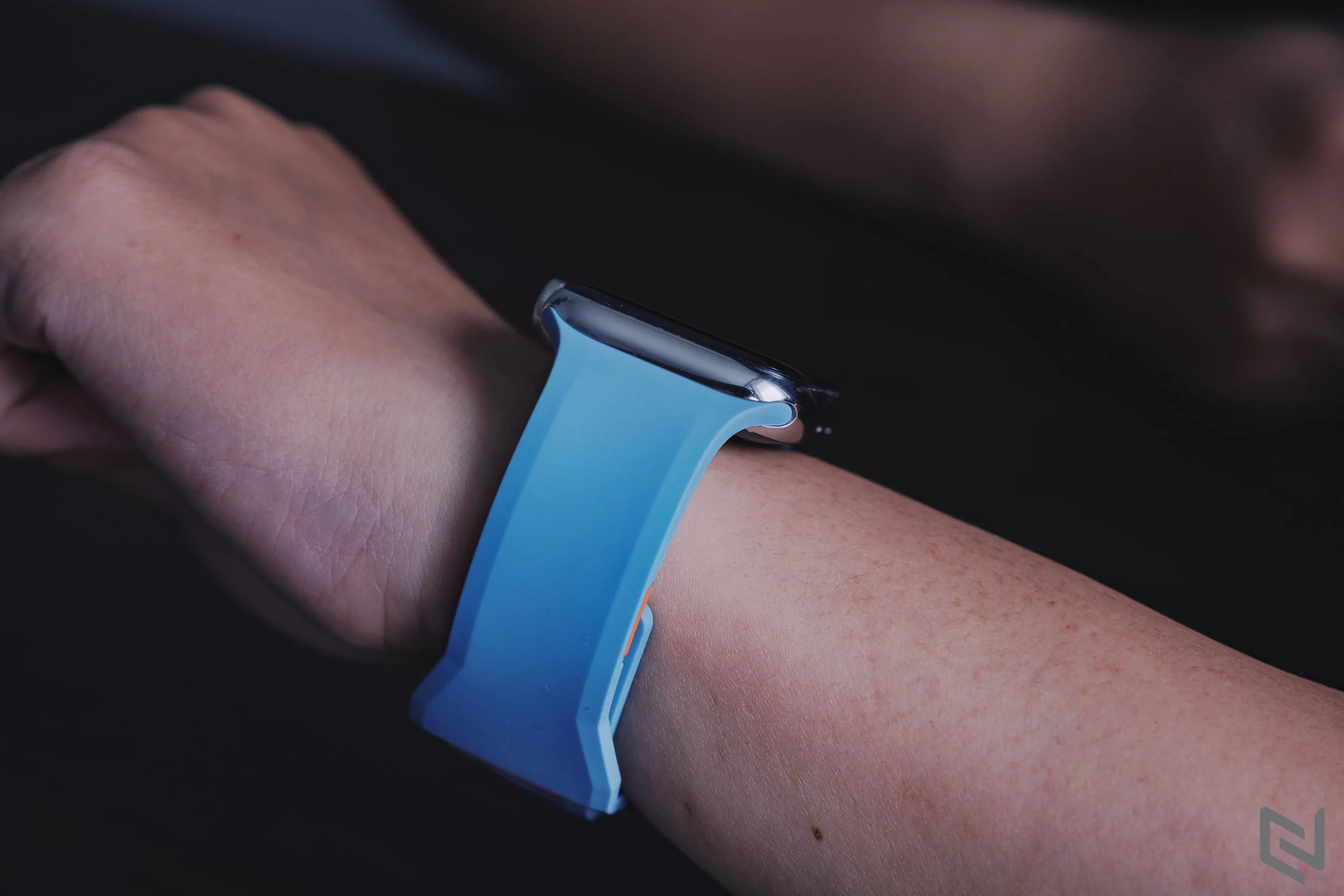Trên tay dây cao su UAG Civilian cho Apple Watch, xịn hơn dây cao su zin của Apple