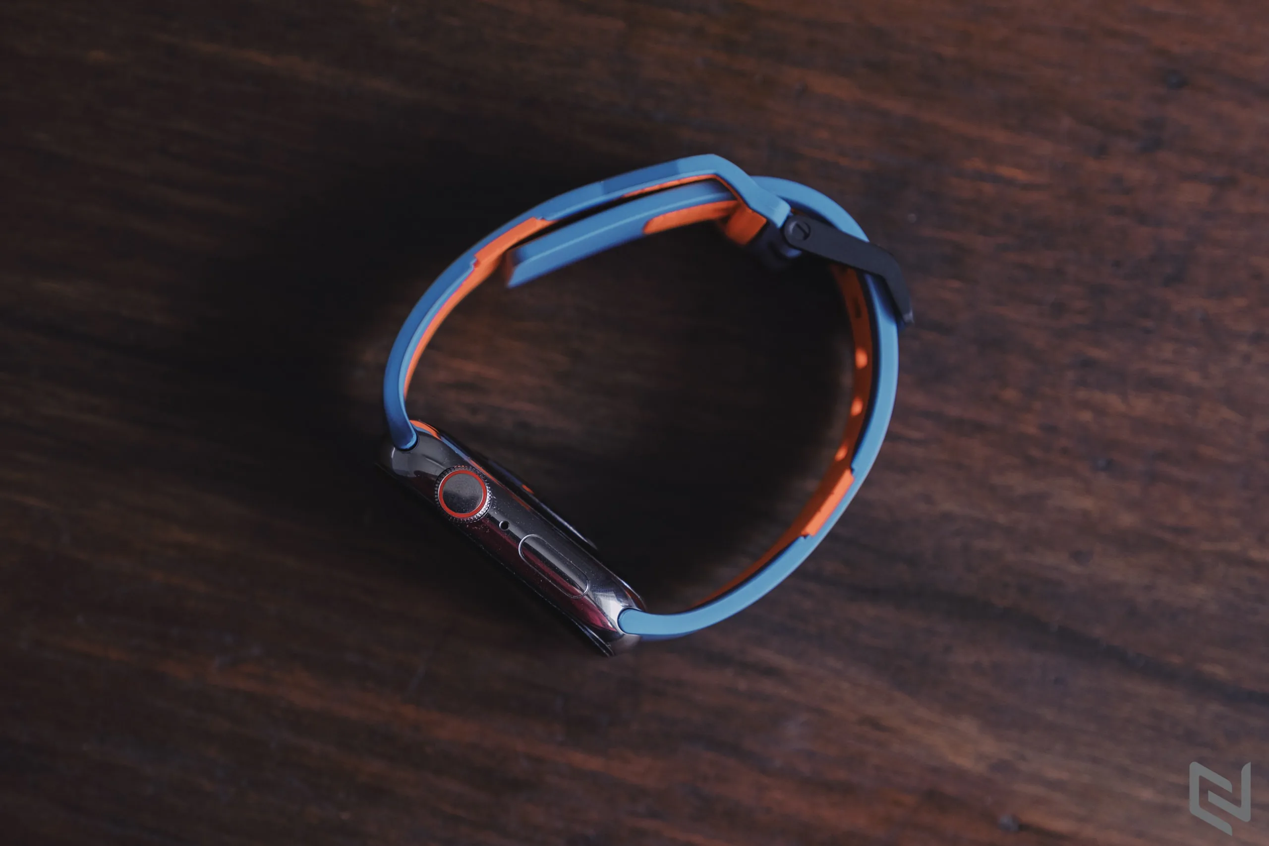 Trên tay dây cao su UAG Civilian cho Apple Watch, xịn hơn dây cao su zin của Apple