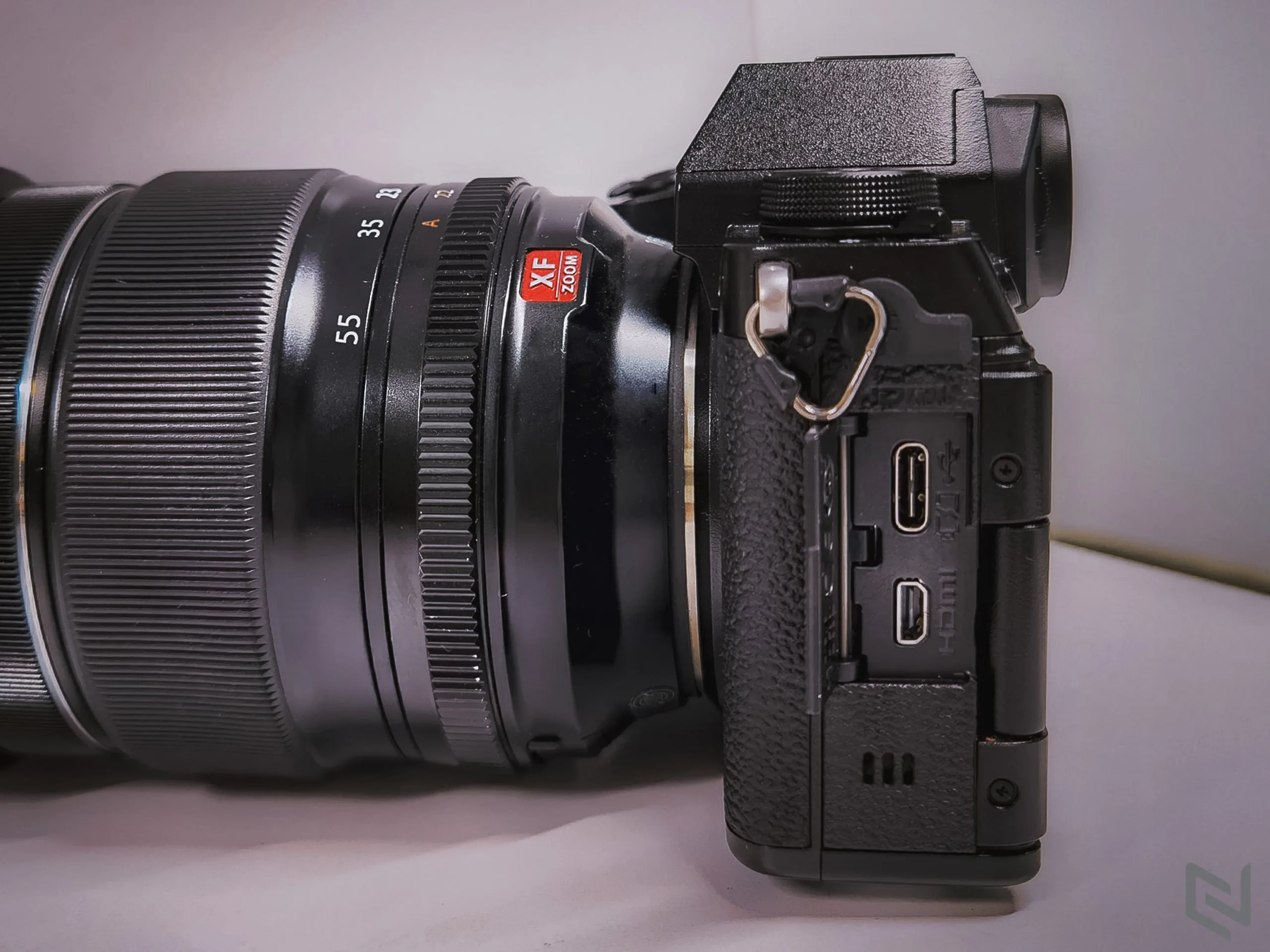 Trên tay Fujifilm X-S10: Chống rung thân máy rất tốt, nhỏ mà có võ