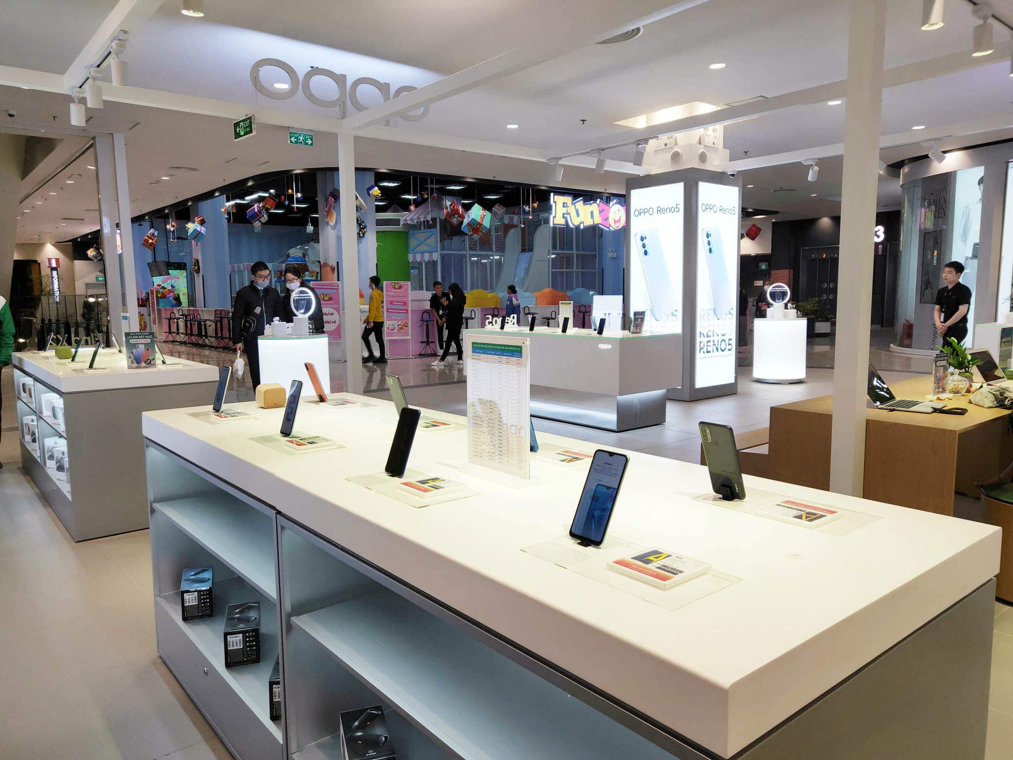 OPPO chào đón cửa hàng trải nghiệm OPPO Experience Store thứ 9 tại Việt Nam