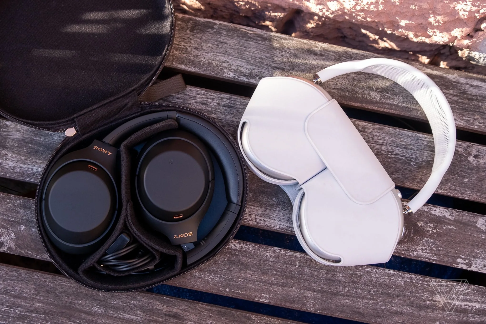 Đánh giá tai nghe AirPods Max: Âm thanh sang trọng đi kèm với giá bán sang chảnh